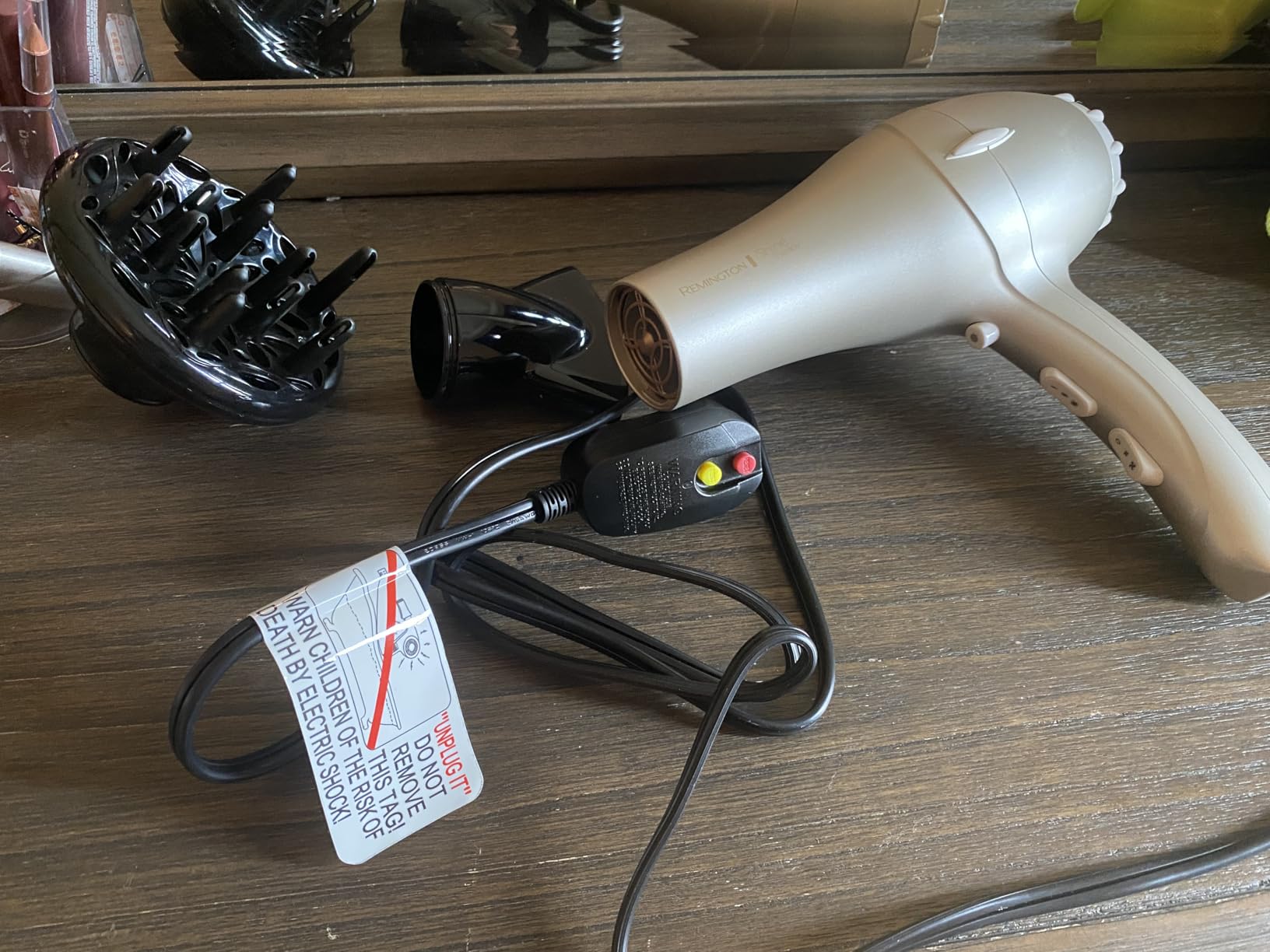 Remington Shine Therapy Hair Dryer, 1875W Ionic Ceramic Blow Dryer | Infused with Argan Oil and Keratin for Healthy-Looking Hair, Ceramic Technology for smooth, frizz control customer photo 1