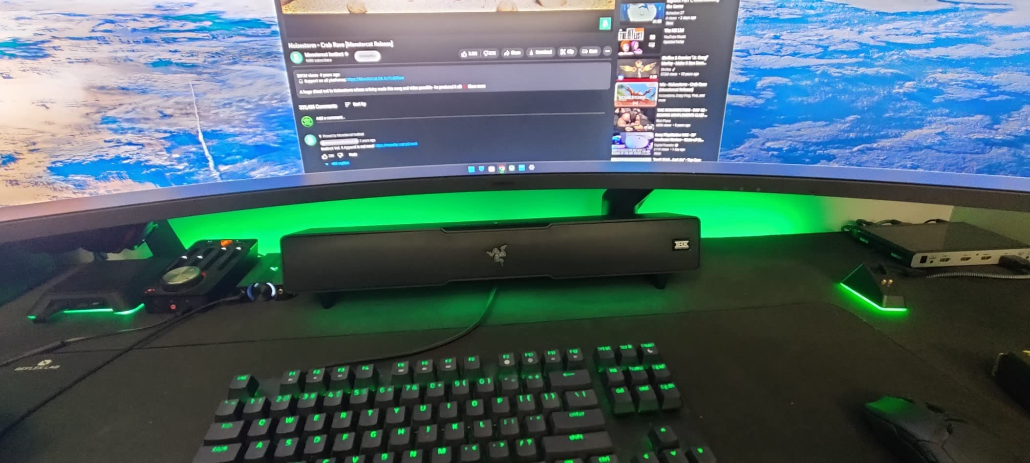 Razer Leviathan V2, Multi-Driver PC Gaming Soundbar w/Subwoofer, Black | THX Spatial Audio, Compact Design, Chroma RGB, Bluetooth 5.2, for PC, Desktop/Laptop, Smartphones, Tablets & Nintendo Switch customer photo 1