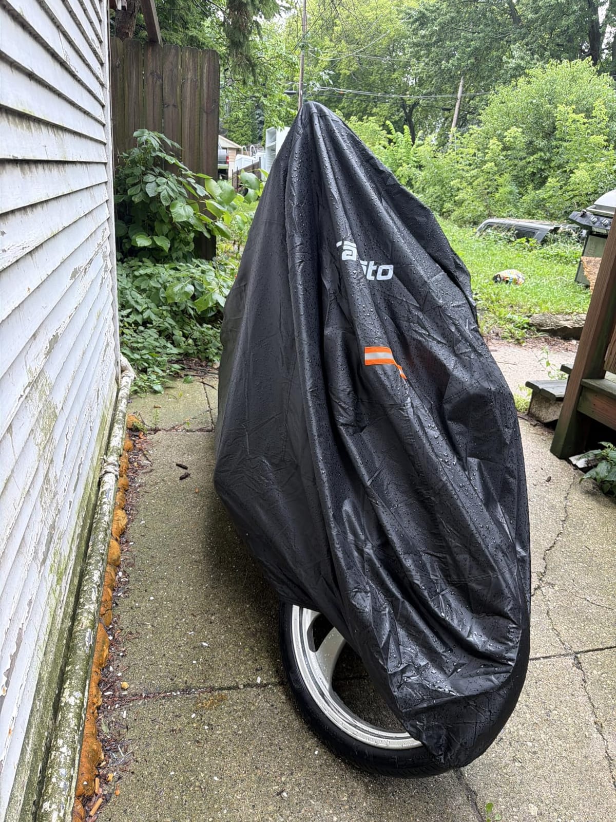 Favoto Motorcycle Cover Waterproof Outdoor Heavy Duty | Windproof Motorcycle Tarp All Weather Rain UV Protection with Lock-Holes Night Reflective Strips & Storage Bag Fits up to 86.6