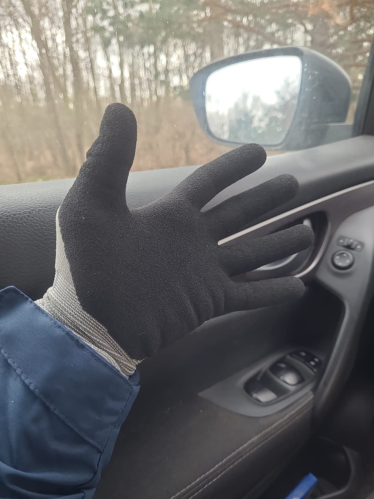 Quest Cut Resistant Work Gloves, ANSI A1, X-Large, Pack of 1 customer photo 2
