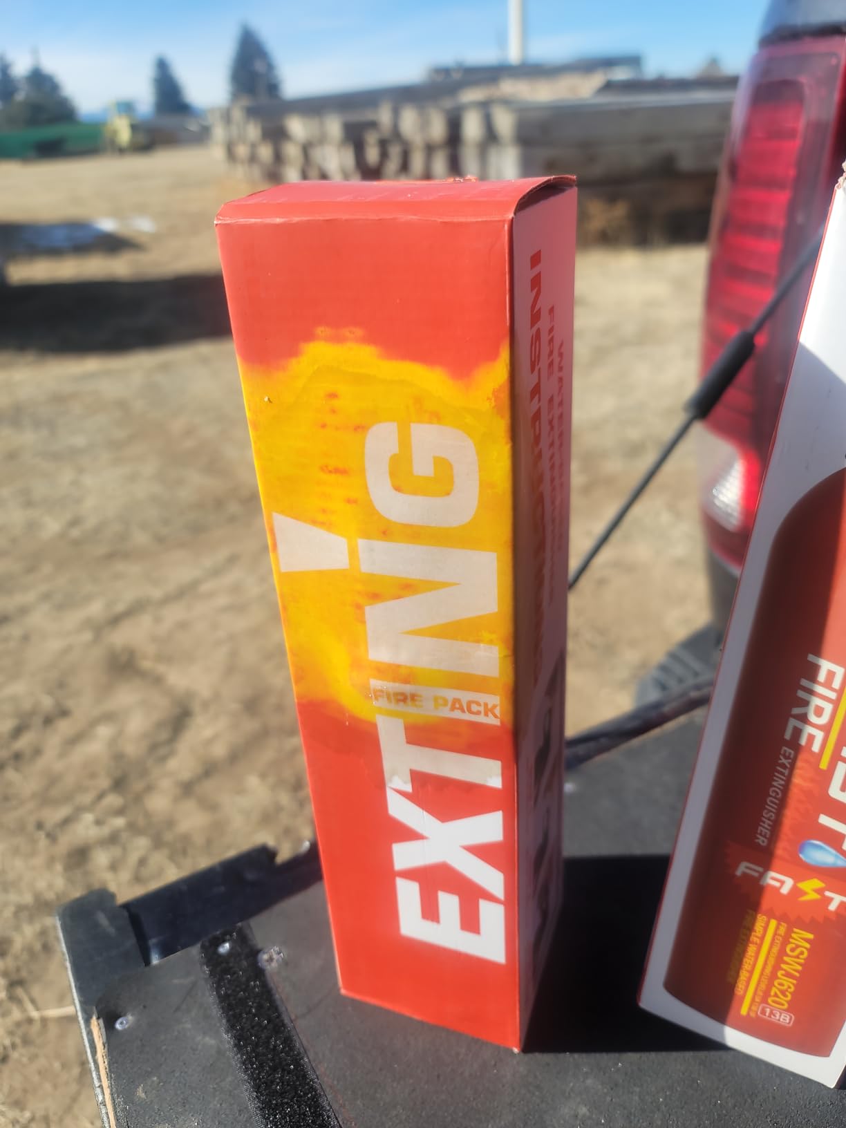 Ougist Small Portable Fire Extinguisher for Home and Car, 21oz Each, 1-Pack, Water-Based Fire Extinguishers for Quick Emergency Response, Prevent Re-Ignition, Ideal for Vehicle and Camping,Kitchen customer photo 2