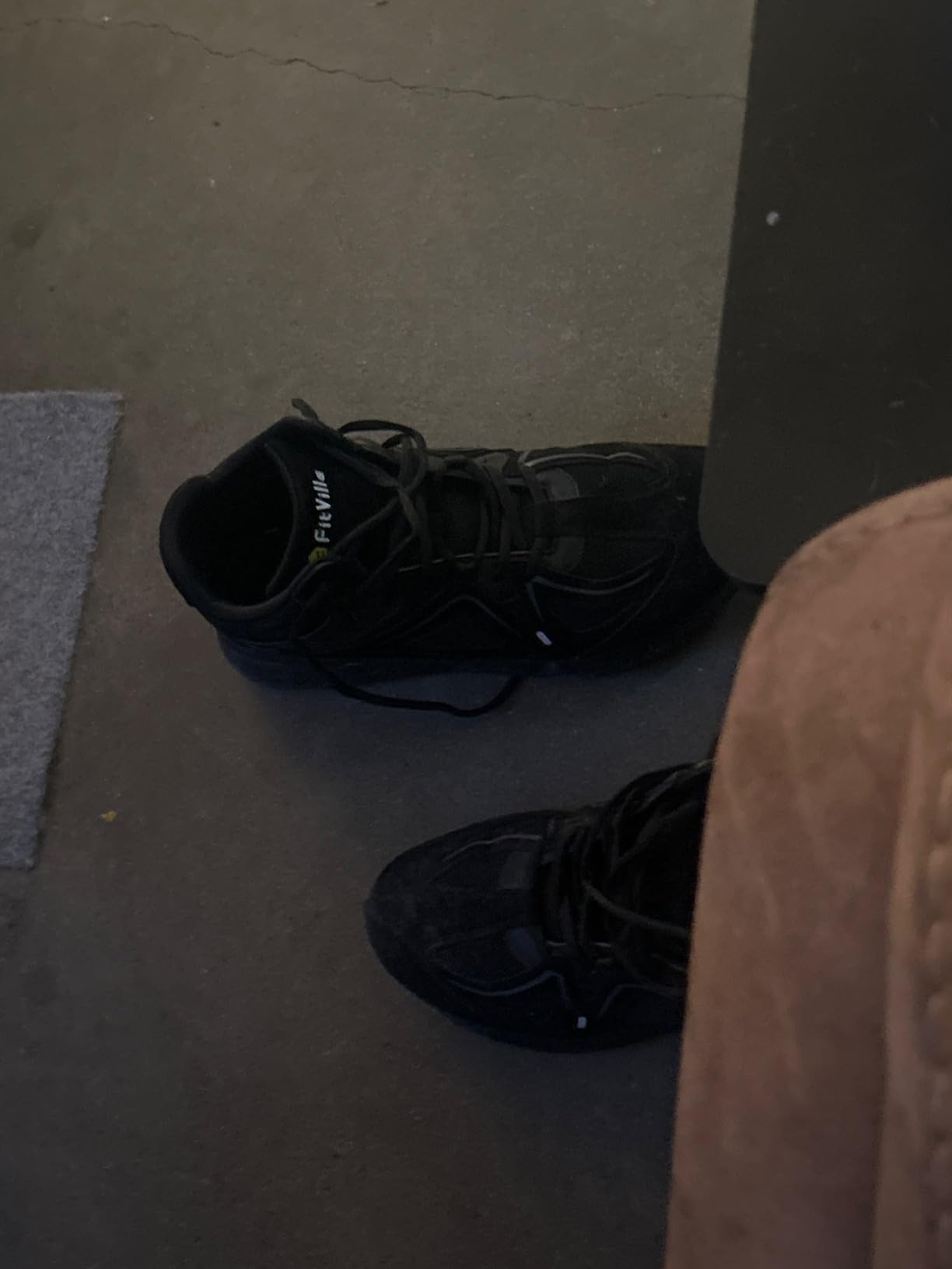 FitVille Wide Basketball Shoes for Men with Flat Feet Extra Wide High-top Sneakers with Ankle Support customer photo 1