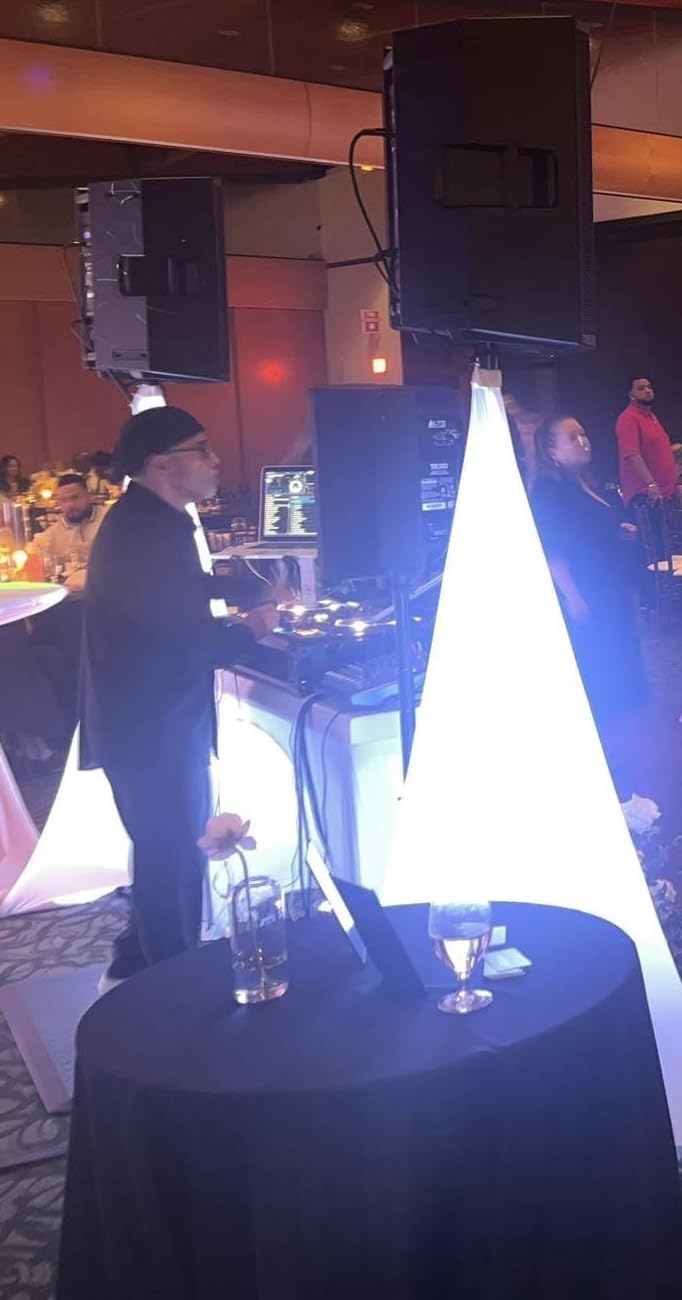 Rechargeable Stage Par Lights U'King RGB 36 LED Uplights Battery Powered with RGB 36W DJ Uplights Sound Activated Remote Control for Wedding DJ Disco Events Halloween Church Live Party- 8 Pack customer photo 1