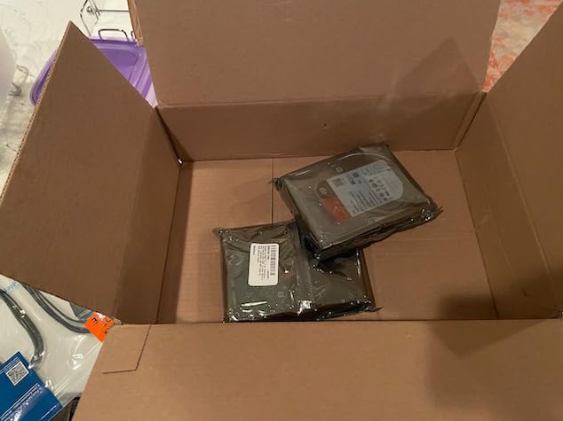 Seagate IronWolf Pro, 8 TB, Enterprise NAS Internal HDD –CMR 3.5 Inch, SATA 6 Gb/s, 7,200 RPM, 256 MB Cache for RAID Network Attached Storage (ST8000NT001) customer photo 2