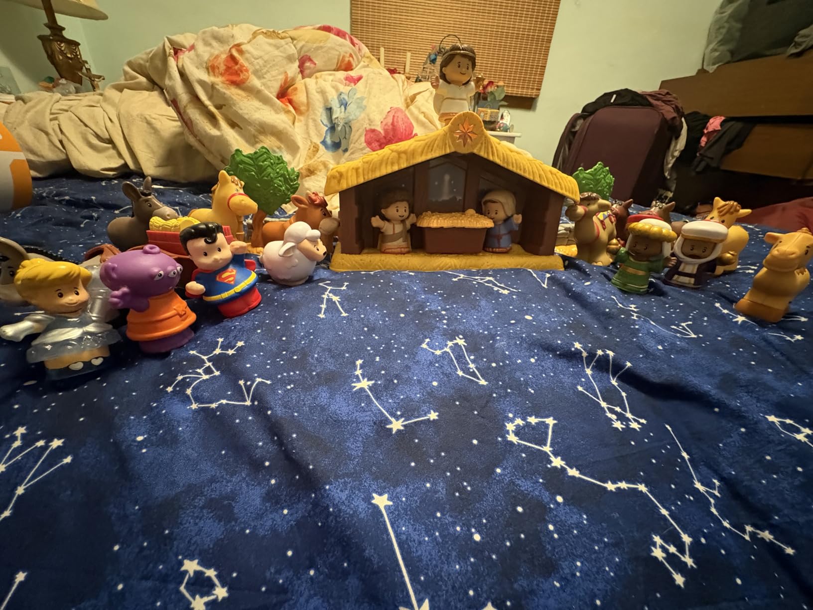 Fisher-Price Little People Nativity Set with Music & Lights | 18-piece Christmas Playset, includes figures & accessories, Pretend Play, for Toddlers Ages 1+ years customer photo 2