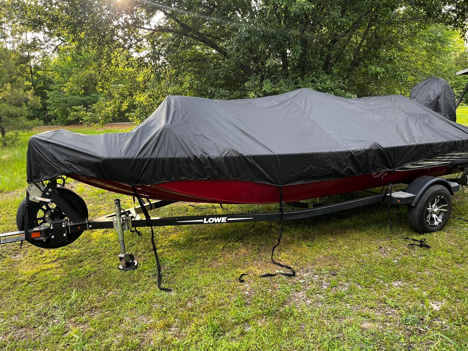 Boat Cover 16-18.5 ft, 1200D Waterproof V-Hull, Gray | Fits 16 foot 17ft 18 ft Bass Tracker Boat, Heavy Duty, UV & Tear-Resistant, Air Vents, 11 Straps & Motor Cover customer photo 1