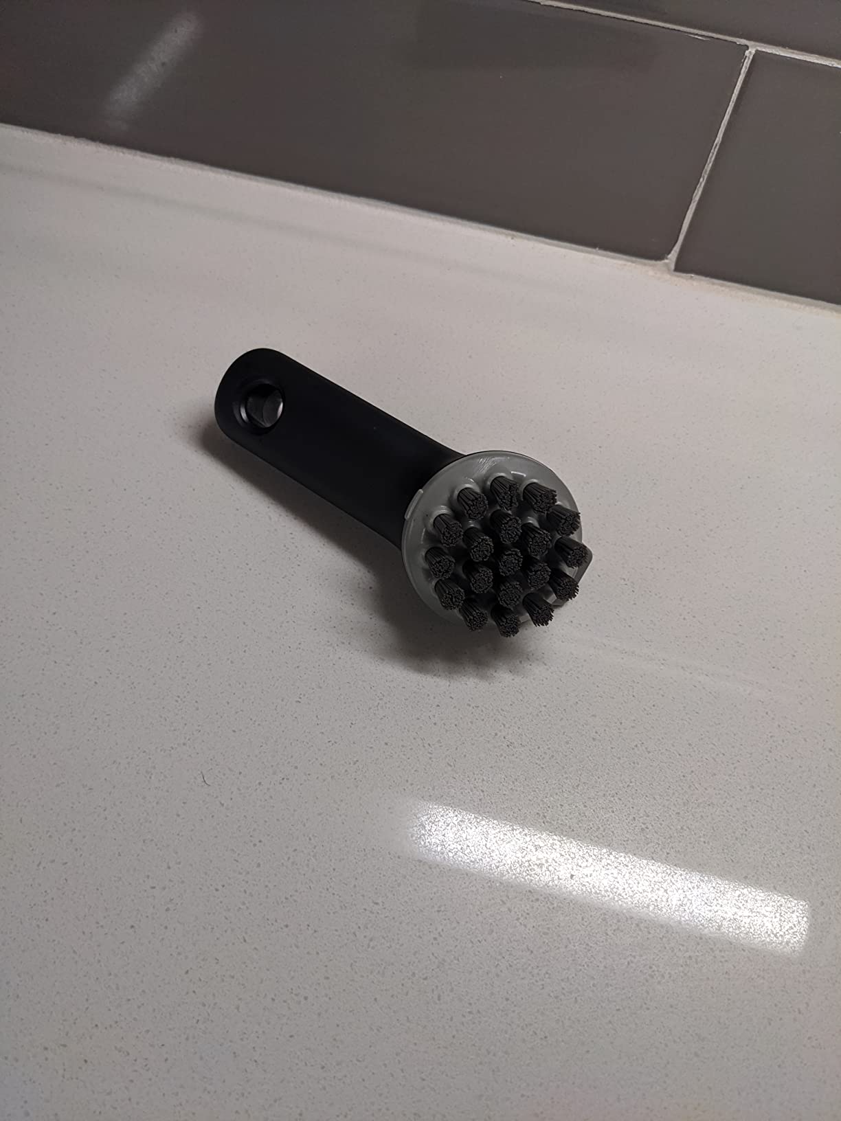 OXO Good Grips Cast Iron Scrub Brush | Durable Bristle Pattern For Thorough Cleaning, Ideal for Seasoned Cast Iron Pans, Safe On Non-Stick and Carbon Steel Cookware customer photo 1