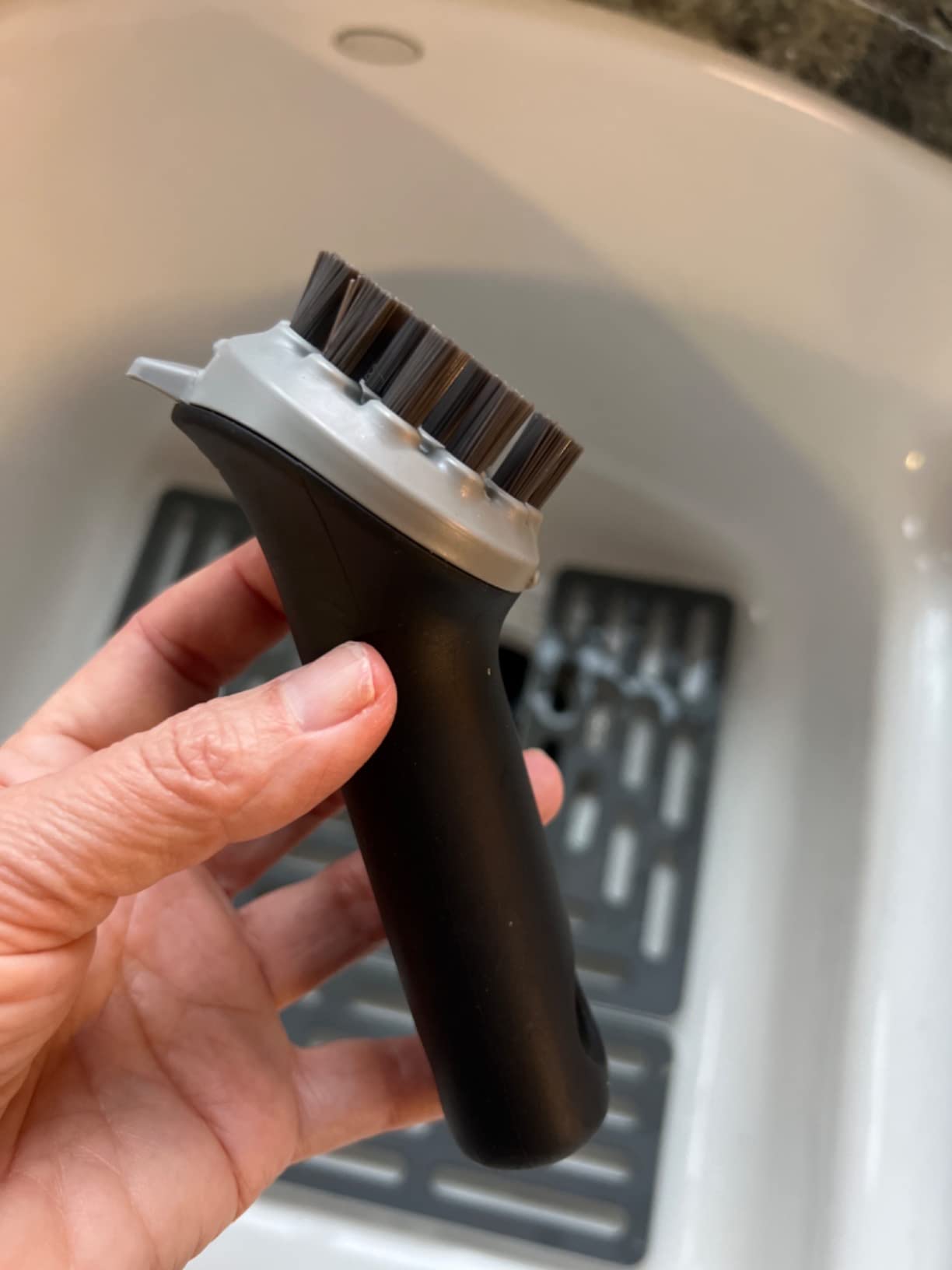 OXO Good Grips Cast Iron Scrub Brush | Durable Bristle Pattern For Thorough Cleaning, Ideal for Seasoned Cast Iron Pans, Safe On Non-Stick and Carbon Steel Cookware customer photo 2