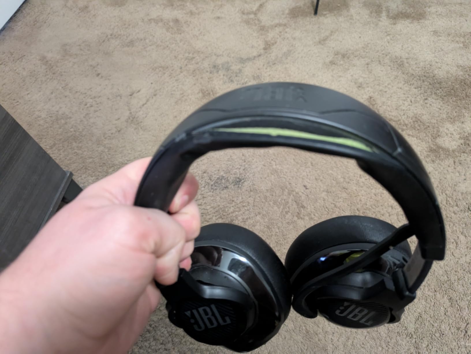 JBL Quantum 910 Wireless - Performance Gaming Headset - Black customer photo 2