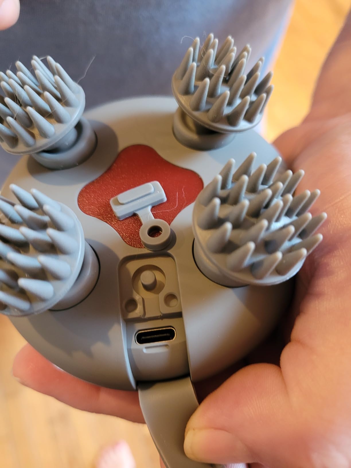 Melonsun Electric Scalp Massager, 2 Claw Sets, IPX7 Waterproof, Silver | Metallic Finish, Anti-Tangle 360° Kneading, 100 Nodes + 1,000+ Cleansing Tips, 3 Modes, USB-C Rechargeable, 15-Min Auto-Off customer photo 1