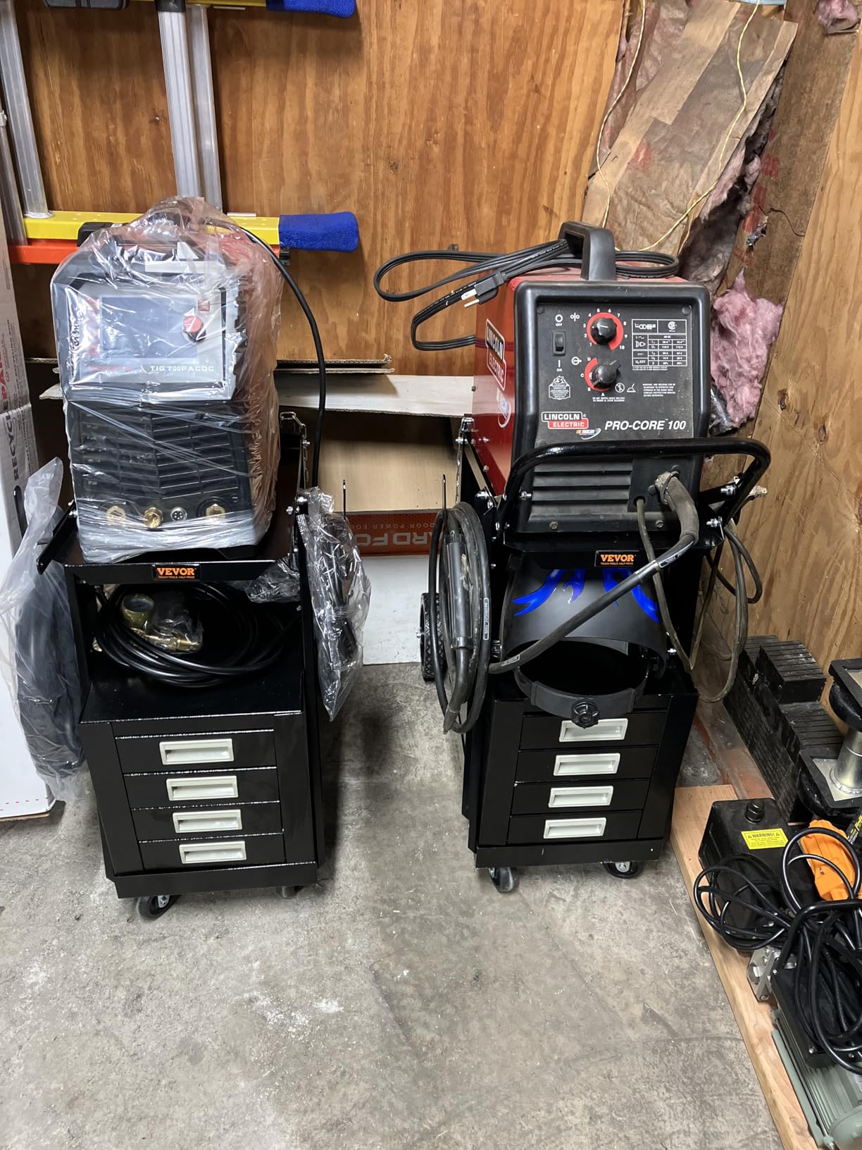 VEVOR Welding Cart, 2-Tier 4 Drawers Welder Cart 265 LBS Weight Capacity customer photo 1