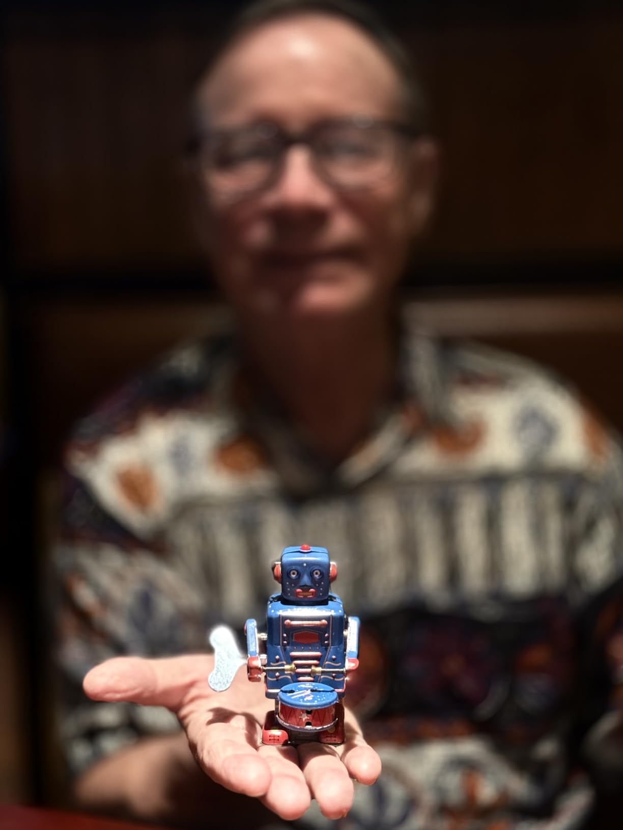 Clockwork Tin Robot Toy Desk Decor Blue customer photo 1