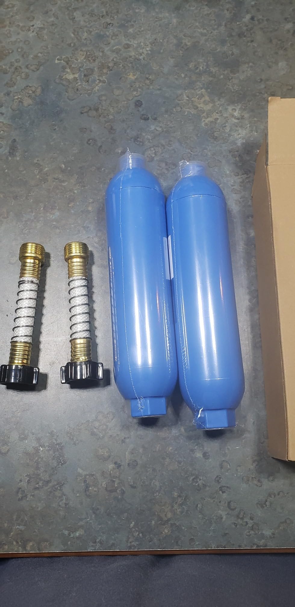 Hourleey 2 Pack RV Inline Water Filter with 2 Flexible Hose Protector, Reduce Bad Taste, Odors, Rust, Fluoride, Chlorine and Sediment in Drinking Water, Dedicated for RVs Campers Marines customer photo 2