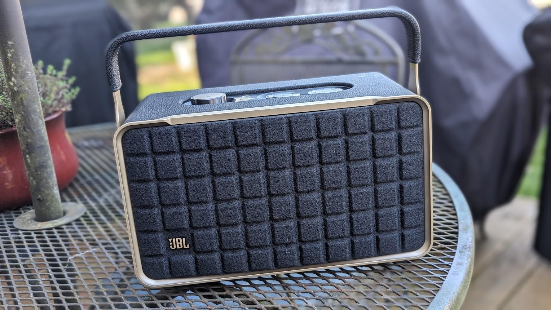 JBL Authentics 300 Portable Smart Speaker with Voice Control - Black customer photo 1