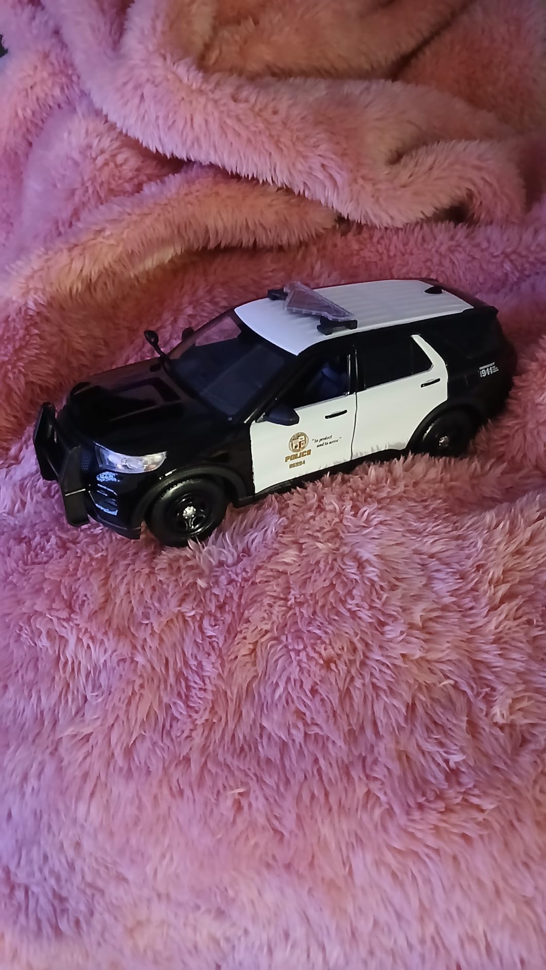 Motormax 2022 Ford Explorer Police Interceptor Utility LAPD Los Angeles Police Department 1/24 Diecast Model 76994 by All Star Toys customer photo 2