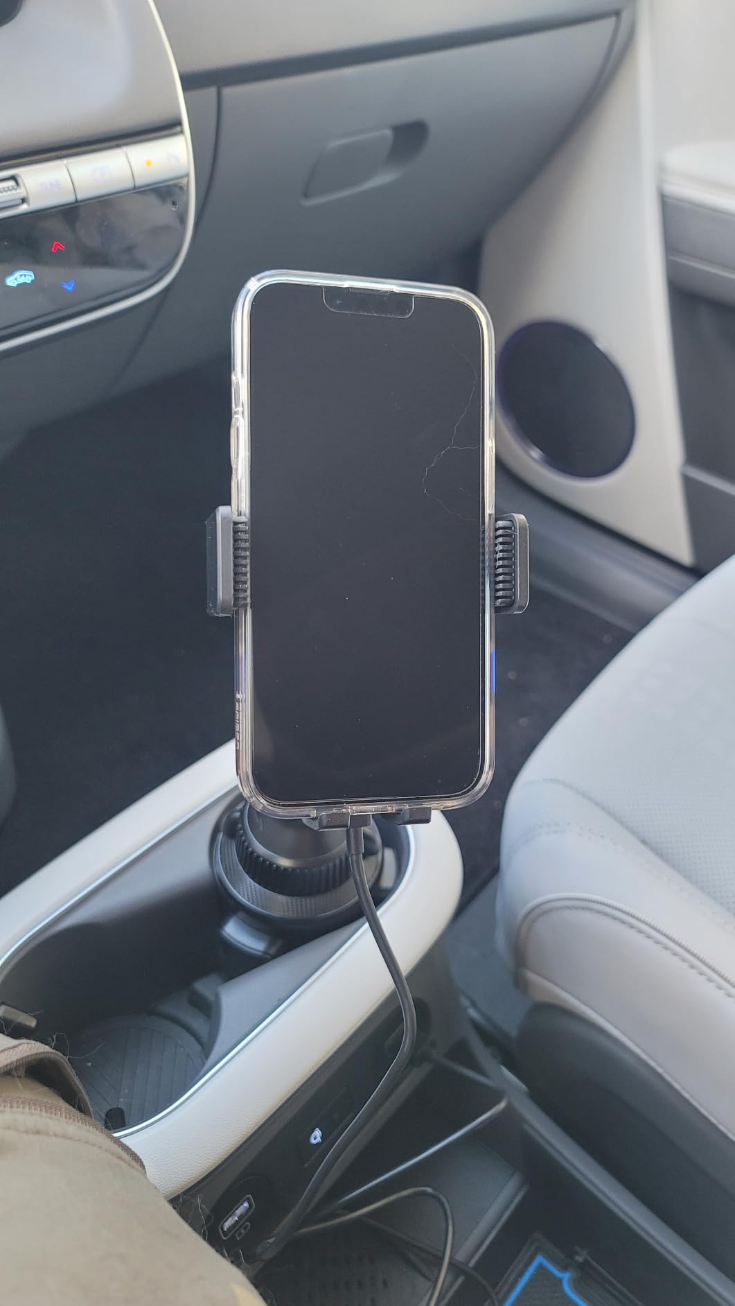 1Zero Auto-Clamping 15W Wireless Car Charger Cup Holder Mount | Auto-Clamping 15w Wireless Car Charger Cup Holder Mount for iPhone, Samsung Galaxy And Google Pixel Smartphones customer photo 2