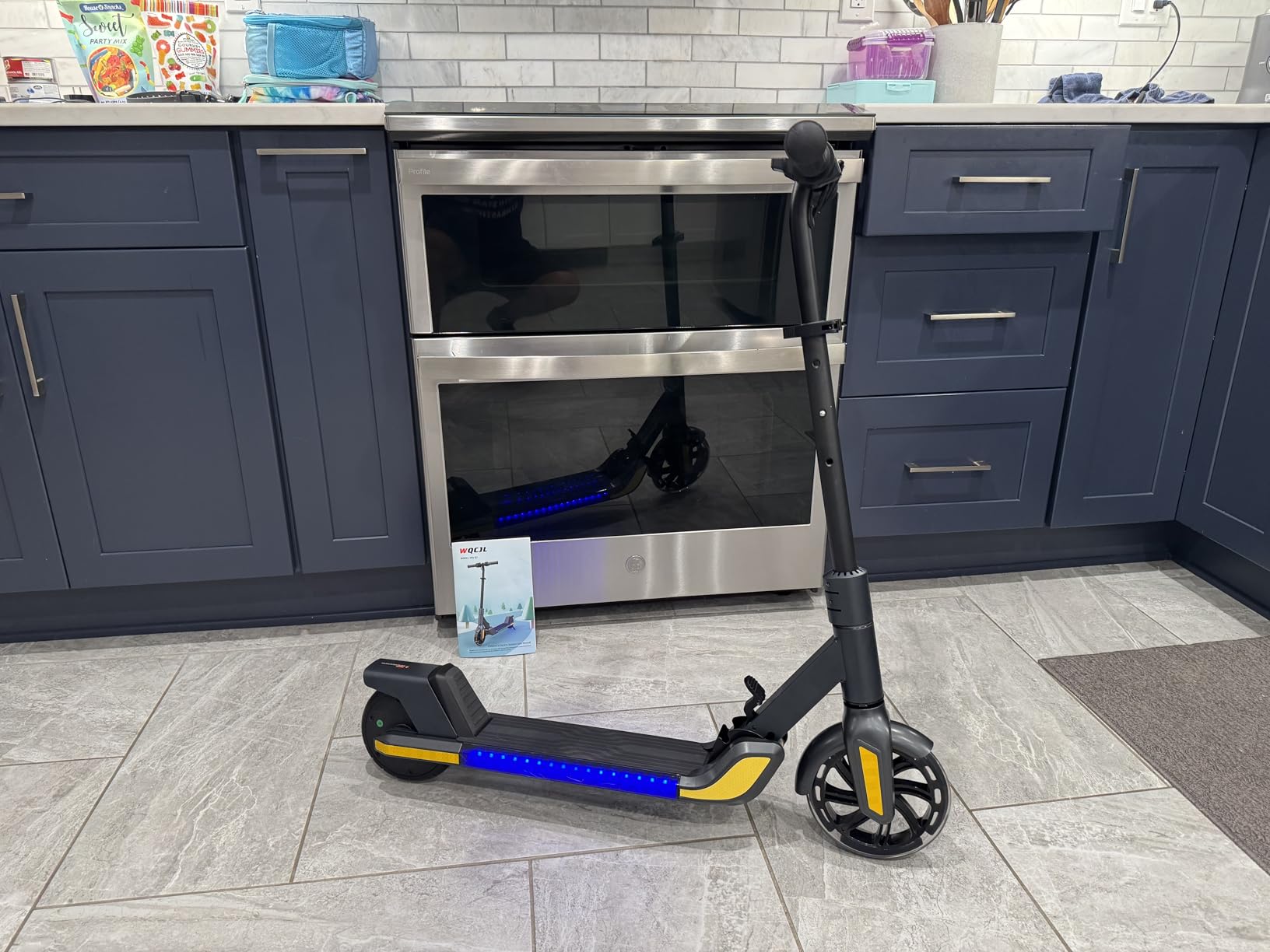 FanttikRide C9 Pro Kids Electric Scooter Ages 8-12, Colorful Rainbow Lights, E-Scooter for Kids 3.9-5.2 ft, 132 lbs, 5 Miles Range, Up to 40 min Ride Time, 5/8/10 MPH, 3 Adjustable Heights customer photo 1