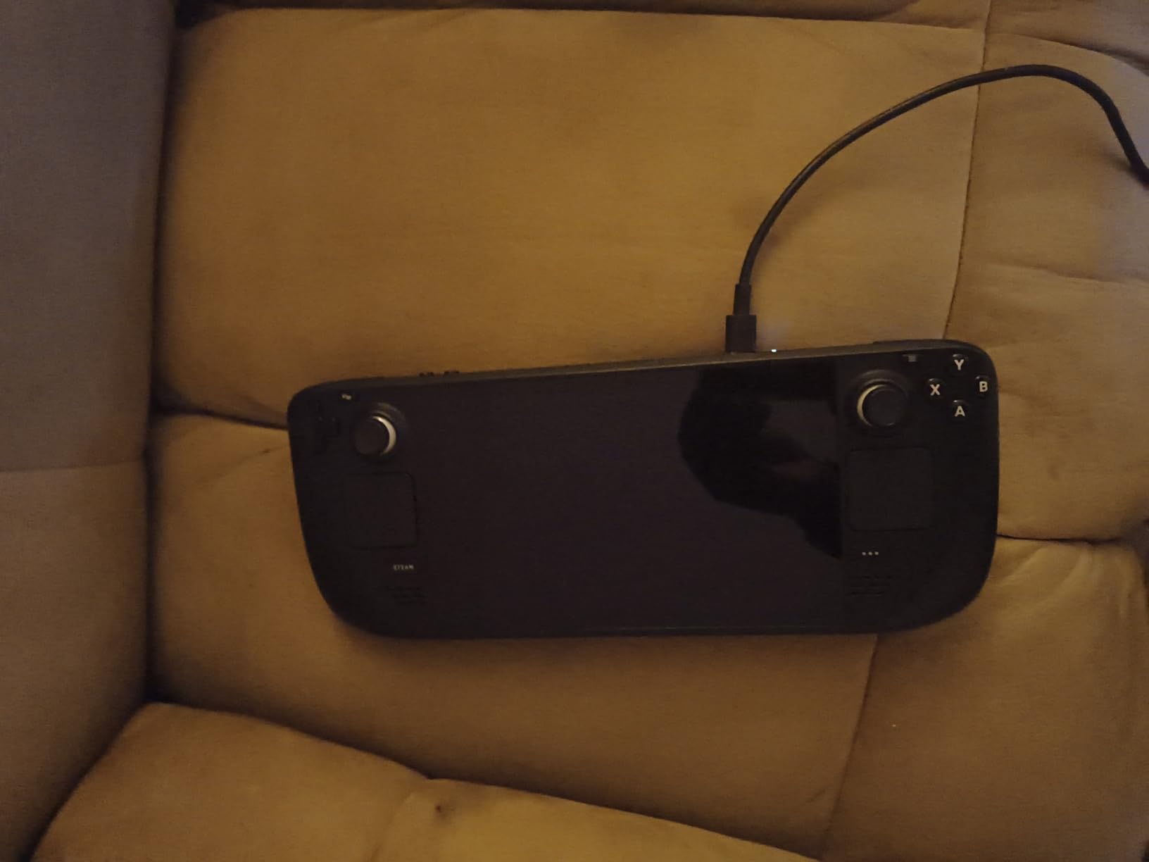 Valve Steam Deck Handheld Console 256 GB (Renewed) customer photo 1