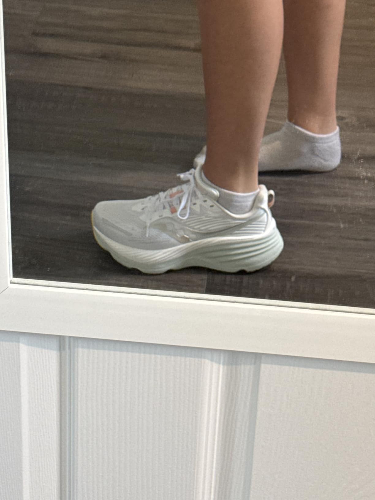Saucony Women's Hurricane 24 Sneaker customer photo 1