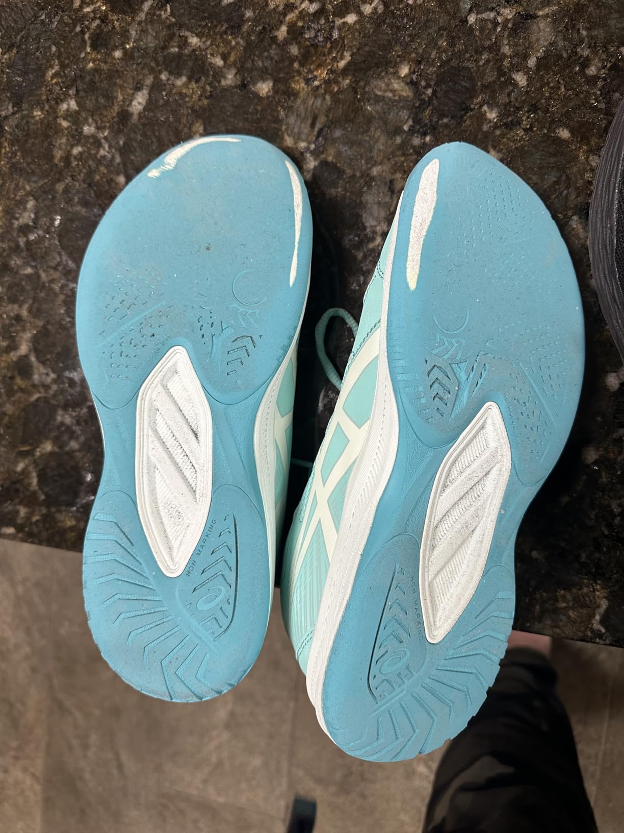 ASICS Women's Upcourt 6 Volleyball Shoes customer photo 2