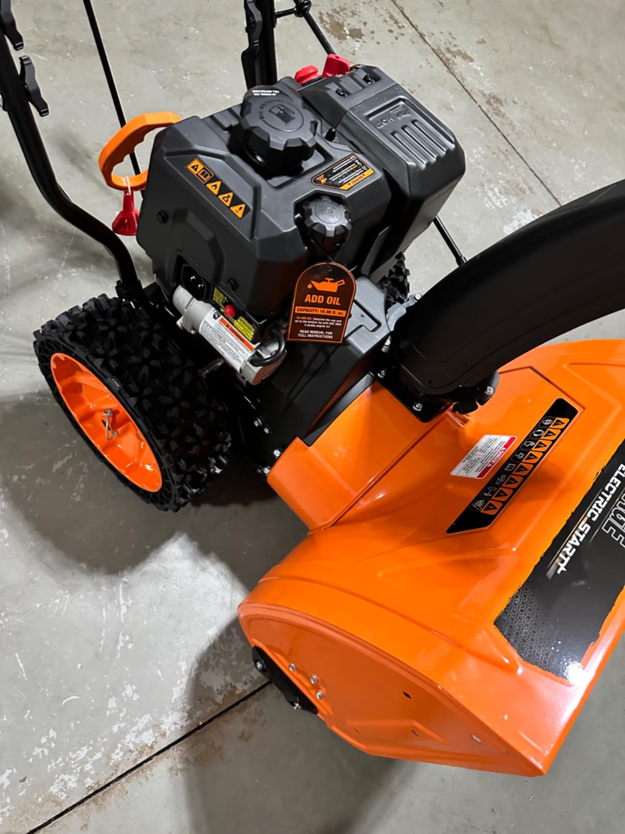 WEN 24-inch 209cc Two-Stage Self-Propelled Gas-Powered Snow Blower with Electric Start (SB209E) customer photo 1