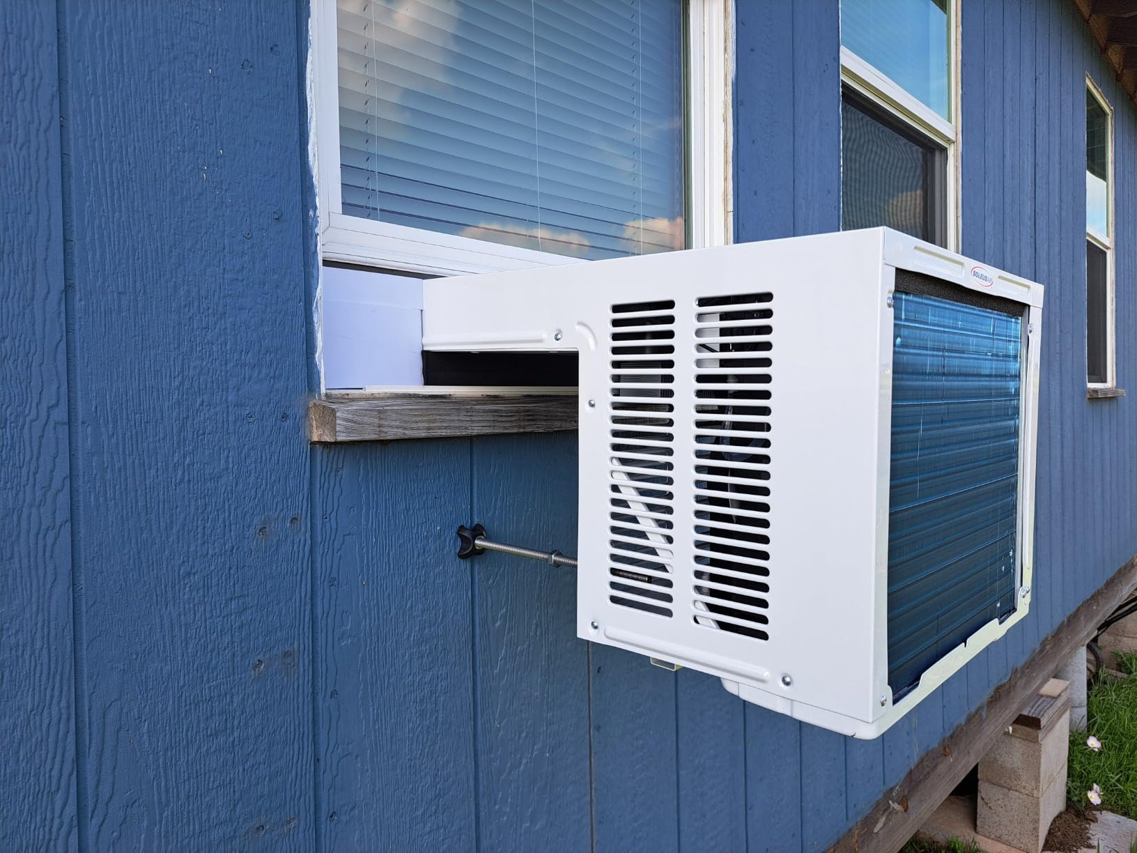 Soleus Air 10,000 BTU Over-the Sill Saddle Hybrid Air Conditioner w/Heat: Wi-Fi Enabled, Quiet Operation, Window View Friendly (Up to 12.5