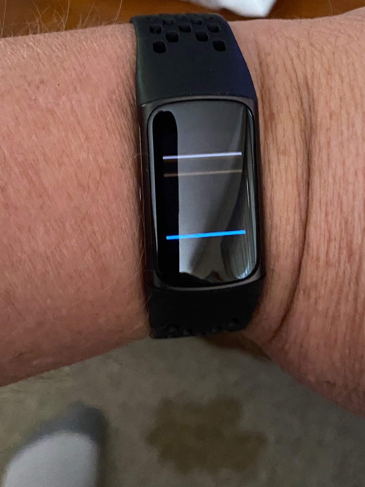 Fitbit Charge 6 Fitness Tracker with Heart Rate, GPS, Obsidian customer photo 1