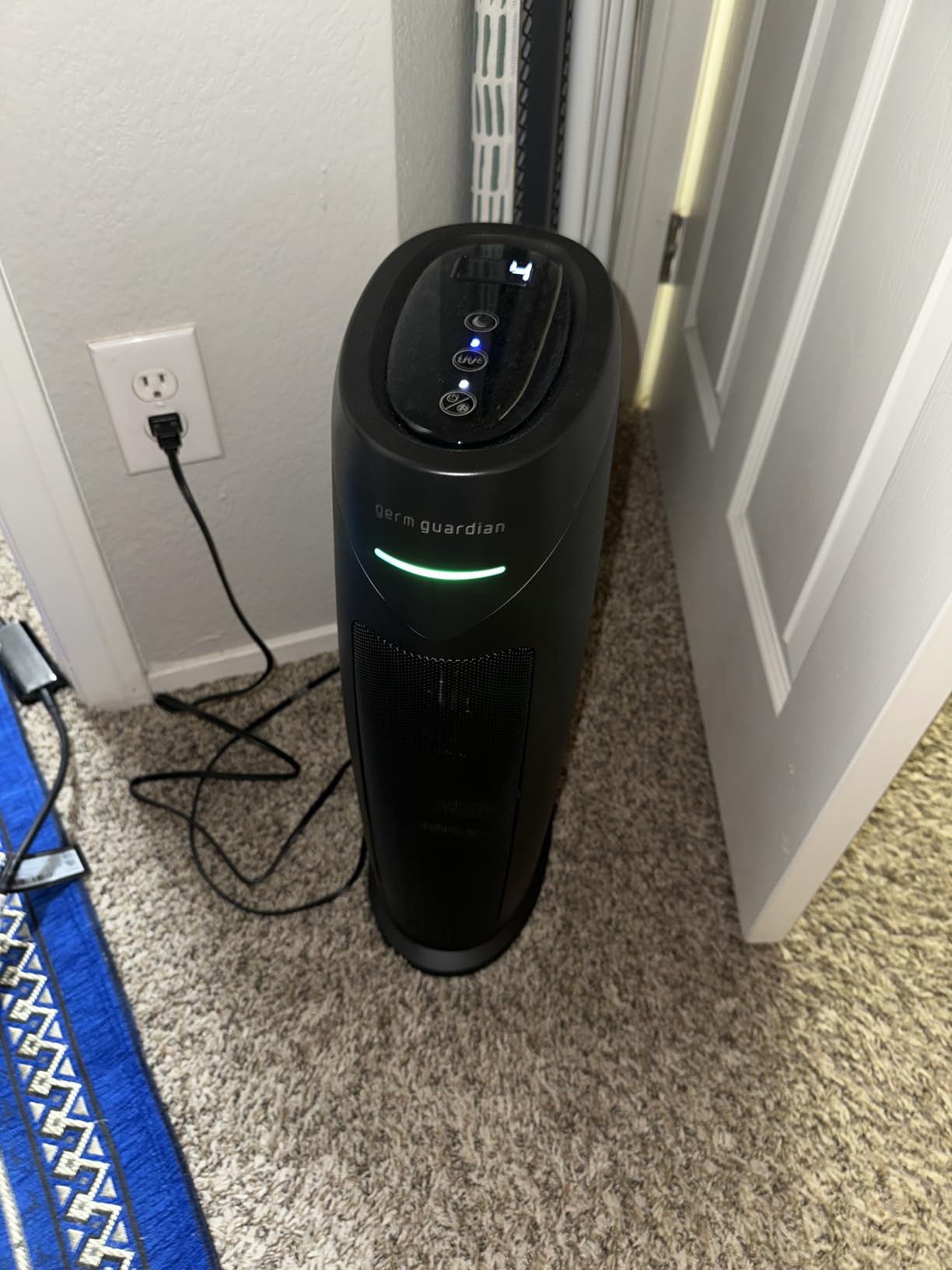 GermGuardian HEPA Indoor Large Room Air Purifier for Home - Pet Dander, Dust, Pollen, Smoke, and Odors in Bedroom, Office, and Kitchen - Air Quality Monitor and UV-C Light Combo - White customer photo 2