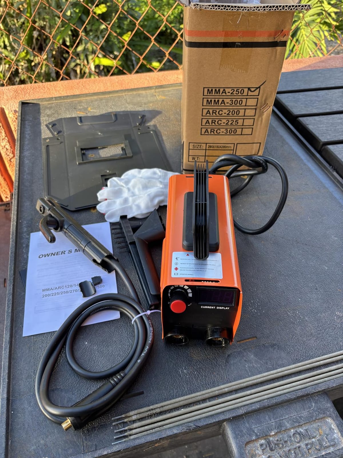 Siasky Mini Welding Machine, Upgraded Welder Machine 110V, Portable Stick Welder MMA-250A, IGBT Inverter Welder with Hot Start, Arc Force, Anti-Stick (20 welding rods) customer photo 2