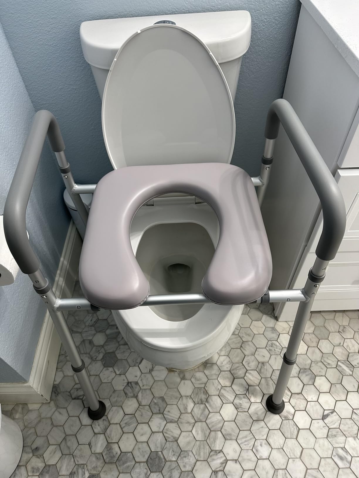 HOMLAND Toilet Seat Riser for Seniors with Adjustable Height & Width, 400lb customer photo 2