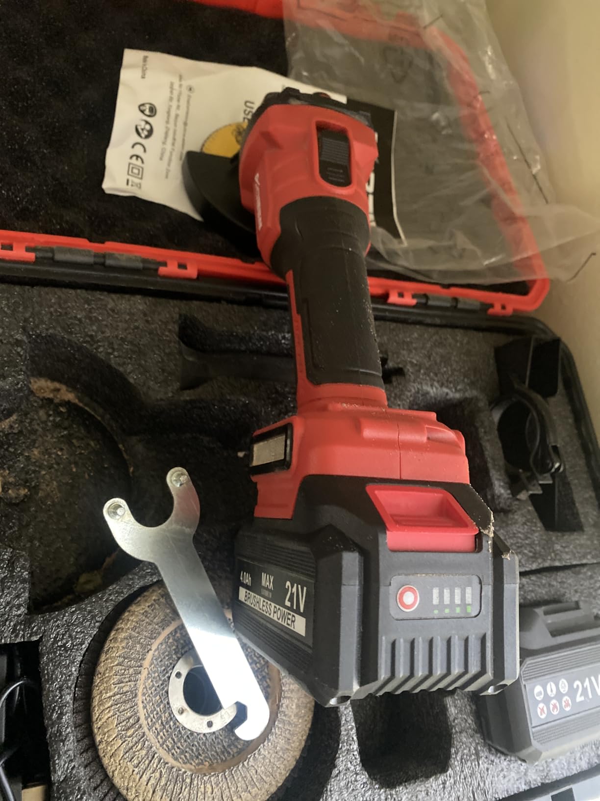 AOBEN Cordless Angle Grinder 4-1/2 inch, 21V Battery Grinder Kit, Power Electric Cut Off Tool, Brushless Motor, 2x4.0Ah Battery & Charger, for Metal Cutting, Grinding, Polishing customer photo 1