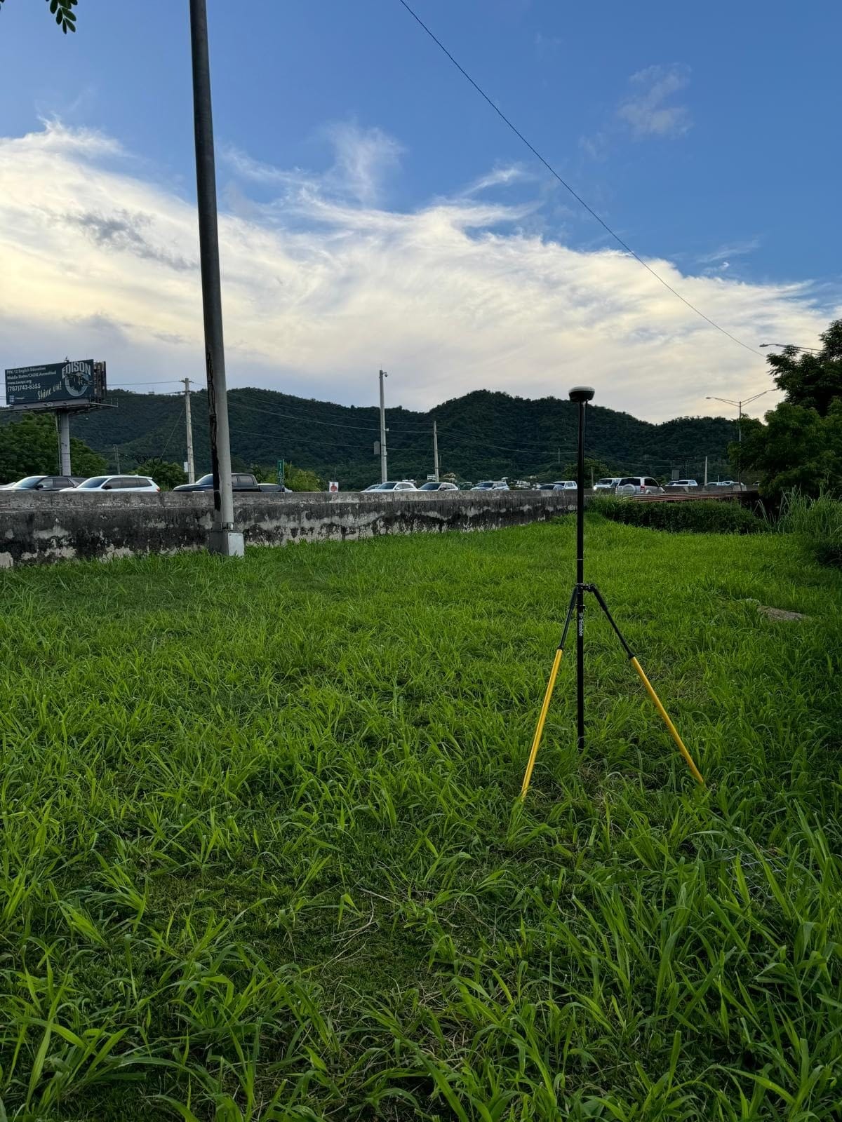 E1 RTK GNSS Survey Equipment GPS Receiver with IMU Rover & Base Handheld Collector Land Surveying Equipment, Navigation System Survey Software (Include Pole, Tribrach, Tripod) customer photo 1