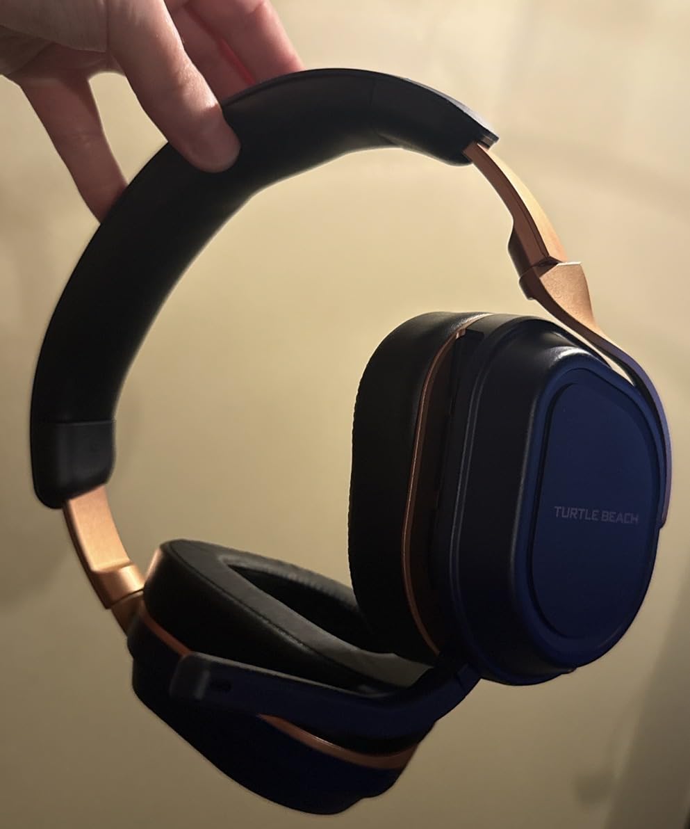 Turtle Beach Stealth 700 Wireless Gaming Headset for Xbox, PS5, PC, Mobile customer photo 1