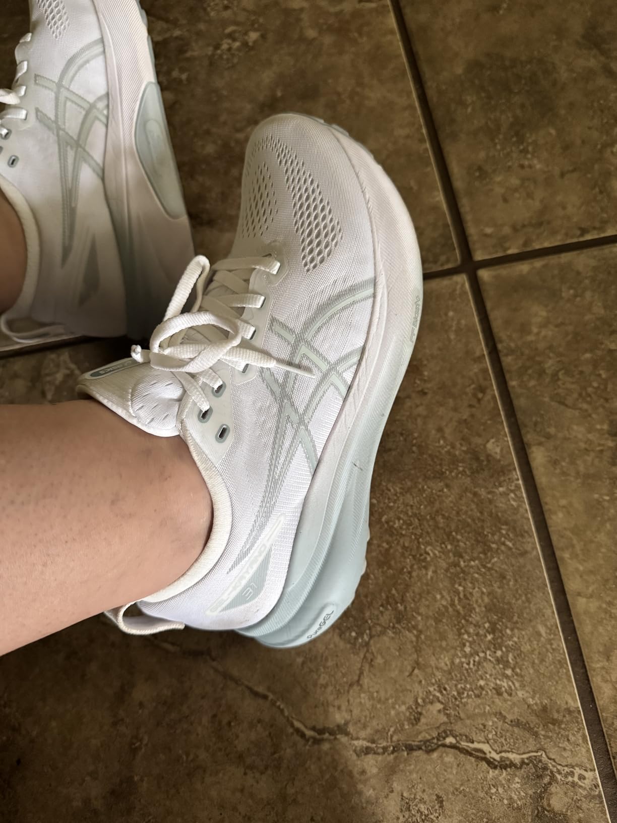 ASICS Women's Gel-Kayano 31 Running Shoes customer photo 1