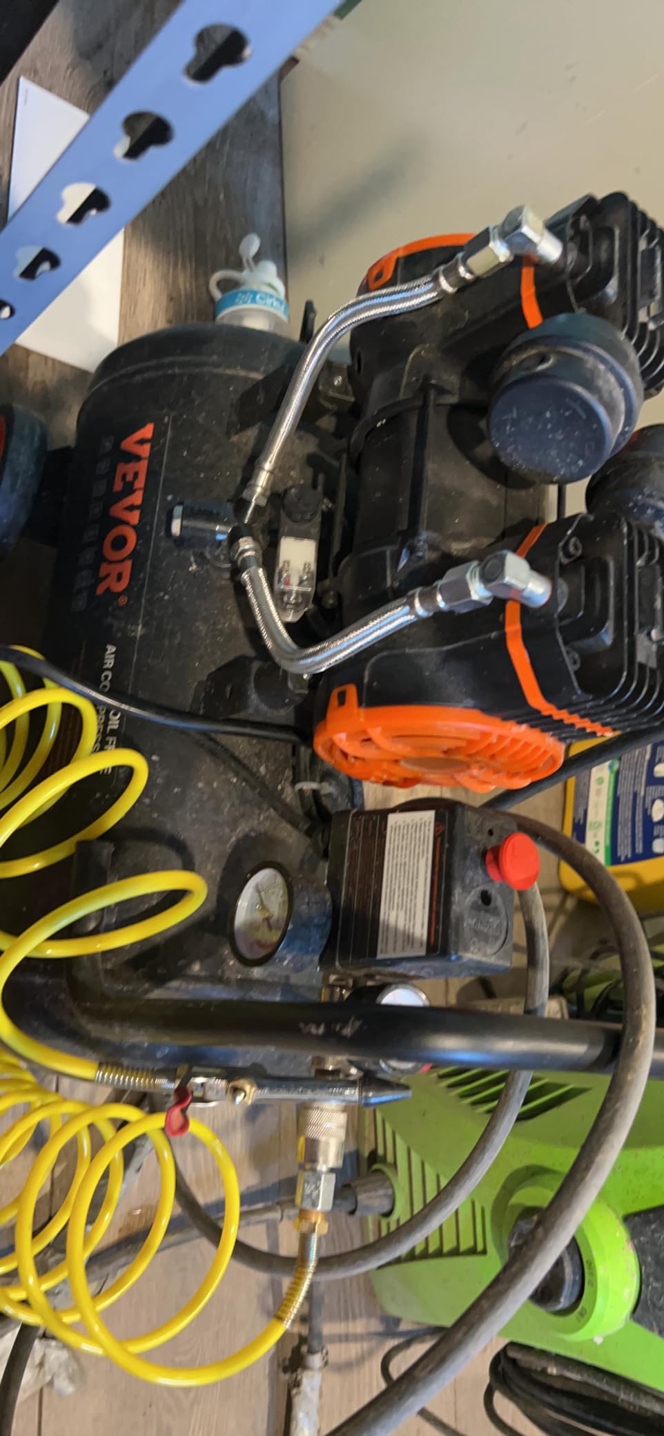VEVOR Air Compressor, 2 Gallon Steel Tank, 1HP 2.1CFM @ 90PSI Oil Free Air Compressor & Max. 120PSI Pressure, 81dB Ultra Quiet Portable Compressor for Auto Repair, Tire Inflation, Spray Painting, 120V customer photo 1
