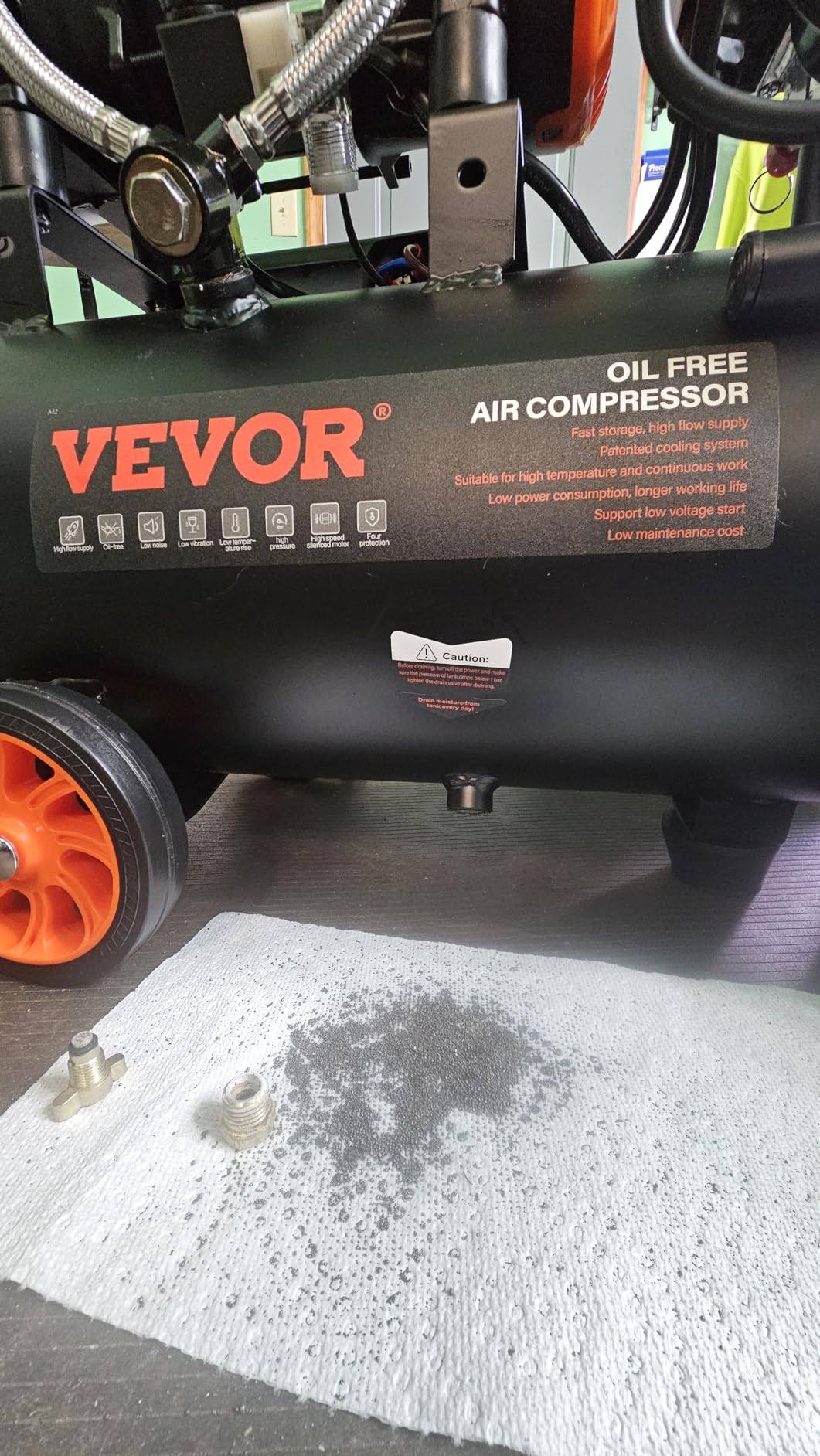 VEVOR Air Compressor, 2 Gallon Steel Tank, 1HP 2.1CFM @ 90PSI Oil Free Air Compressor & Max. 120PSI Pressure, 81dB Ultra Quiet Portable Compressor for Auto Repair, Tire Inflation, Spray Painting, 120V customer photo 2