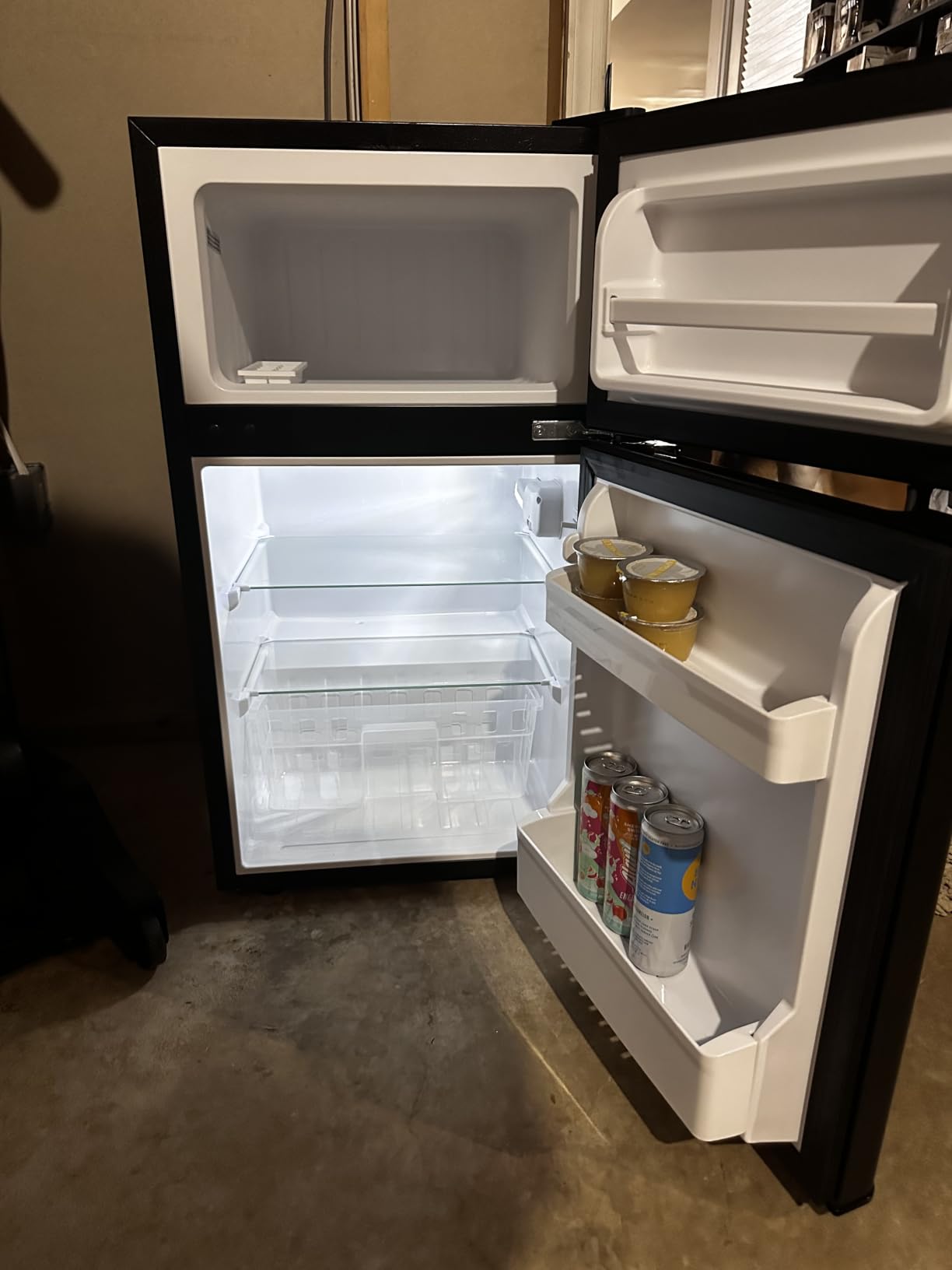 EUHOMY 4.5 Cu.Ft Mini Fridge with Freezer, 2 Door Mini Refrigerator, Black customer photo 1