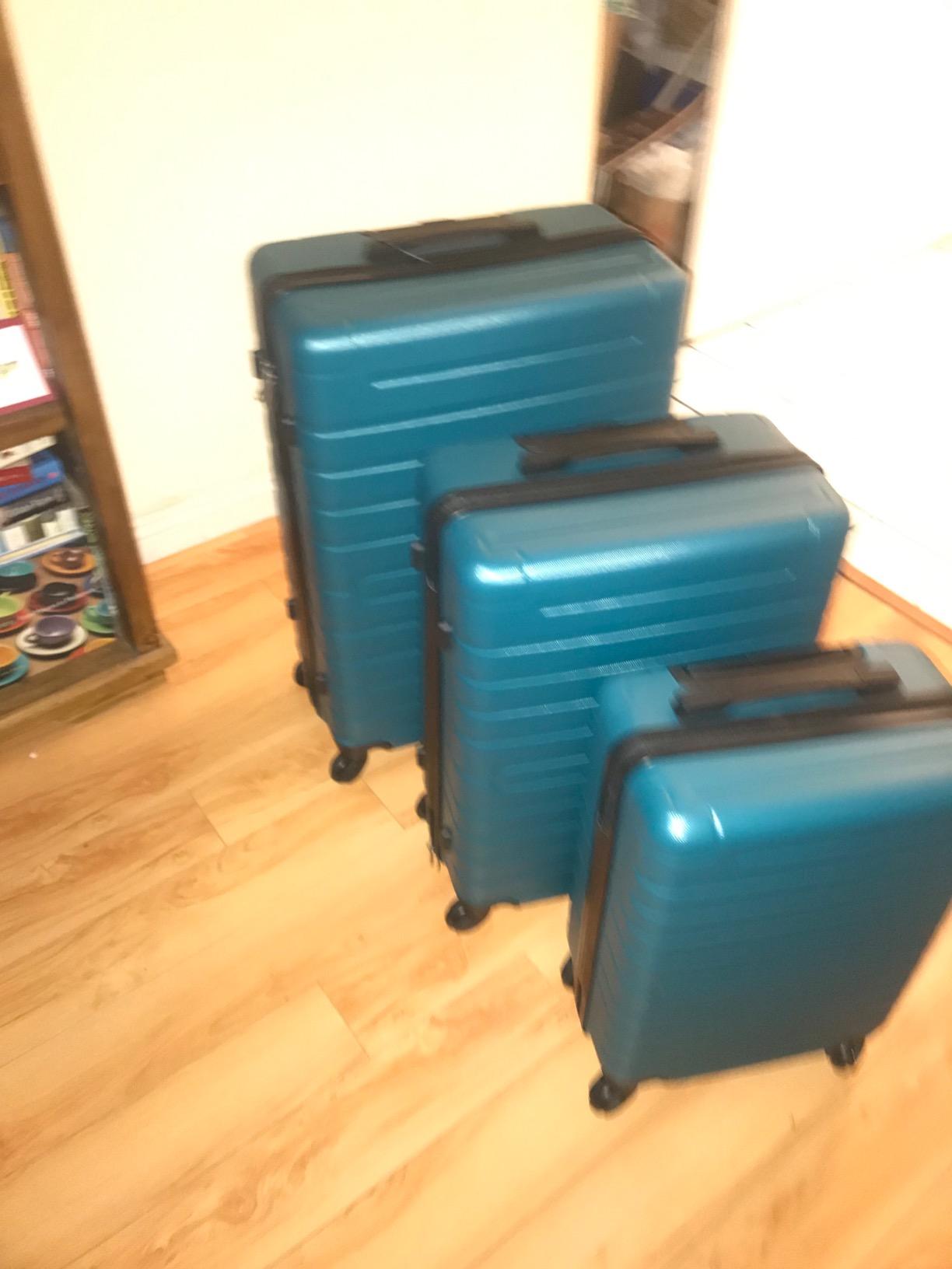 Merax Softside Luggage Set 3 Piece Suitcase with Duffel Bag Spinner Wheels customer photo 1