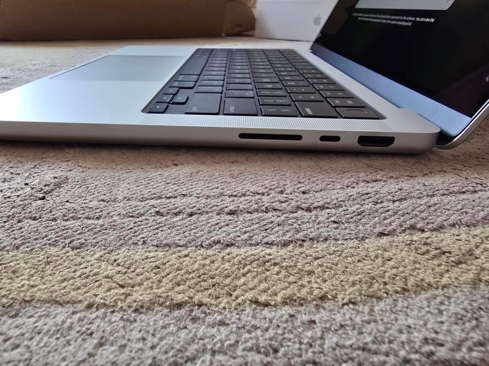 Apple 2024 MacBook Pro Laptop with M4 Pro, 12-core CPU, 16-core GPU: Built for Apple Intelligence 14.2-inch Liquid Retina XDR Display, 24GB Unified Memory, 512GB SSD Storage; Space Black customer photo 1