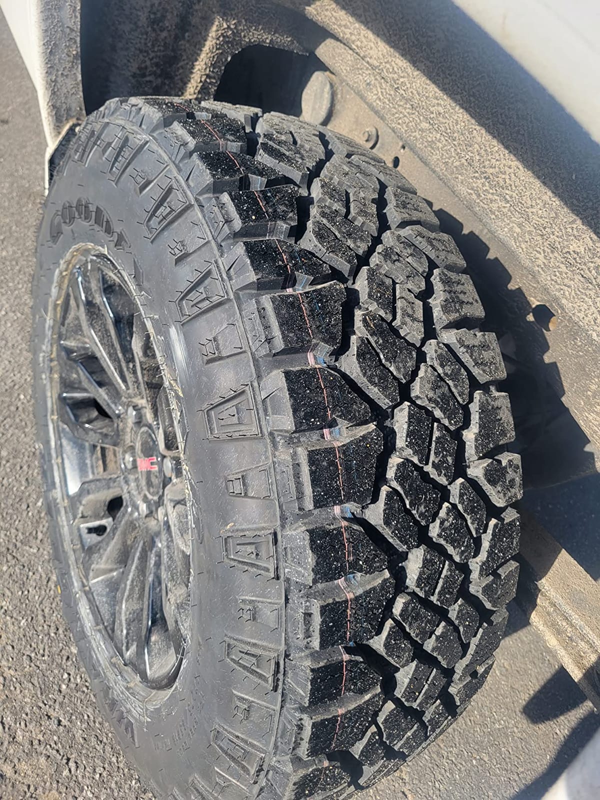 Goodyear Wrangler Duratrac All-Season LT285/70R17E 121Q Tire customer photo 2