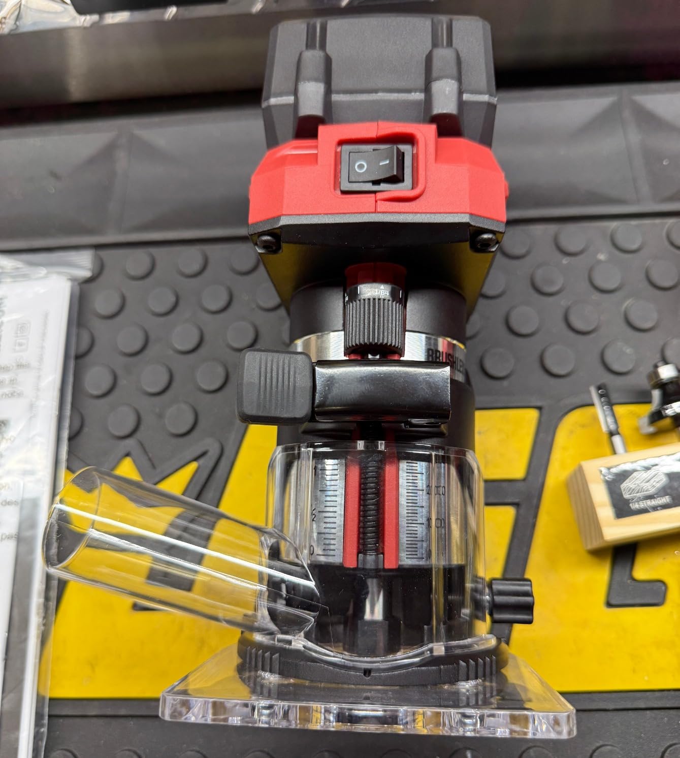 SKIL 20V Brushless Compact Router Kit Including 4.0Ah Battery and 1 Hour Charger-RT1430B-10 customer photo 1