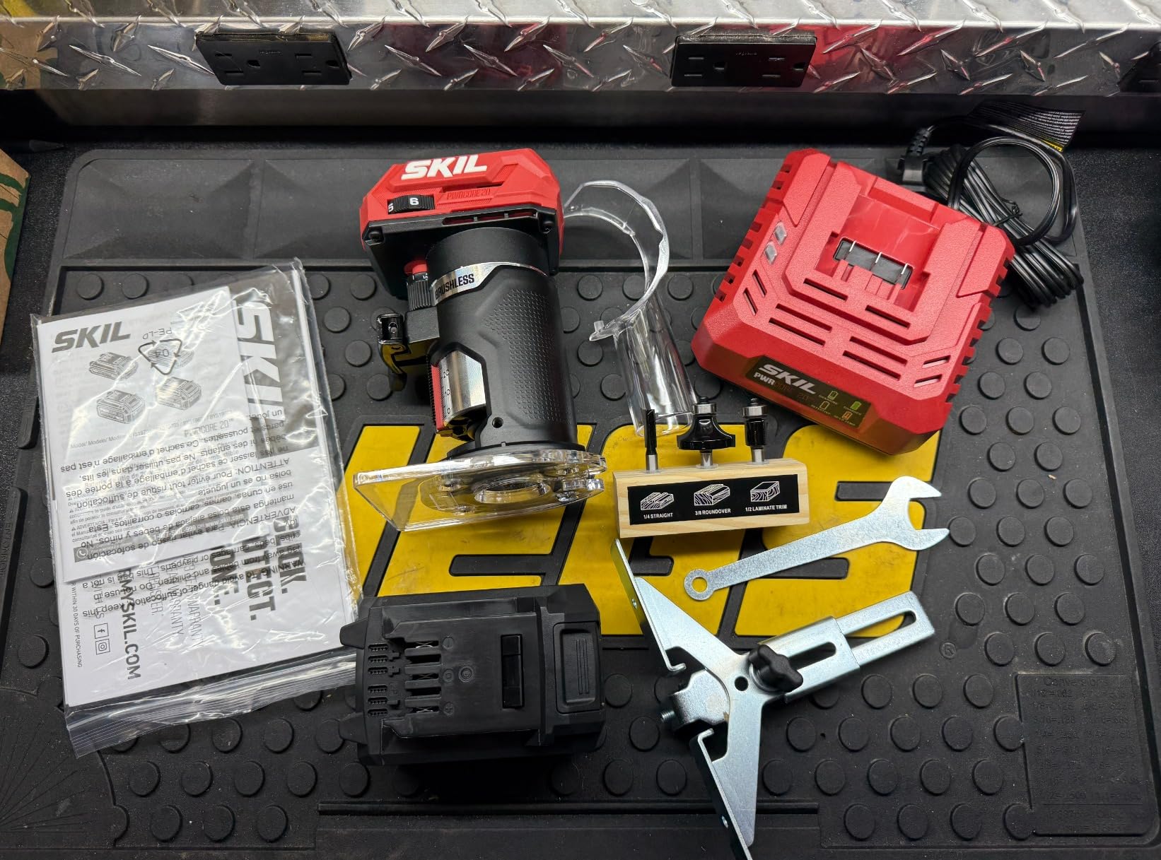 SKIL 20V Brushless Compact Router Kit Including 4.0Ah Battery and 1 Hour Charger-RT1430B-10 customer photo 2
