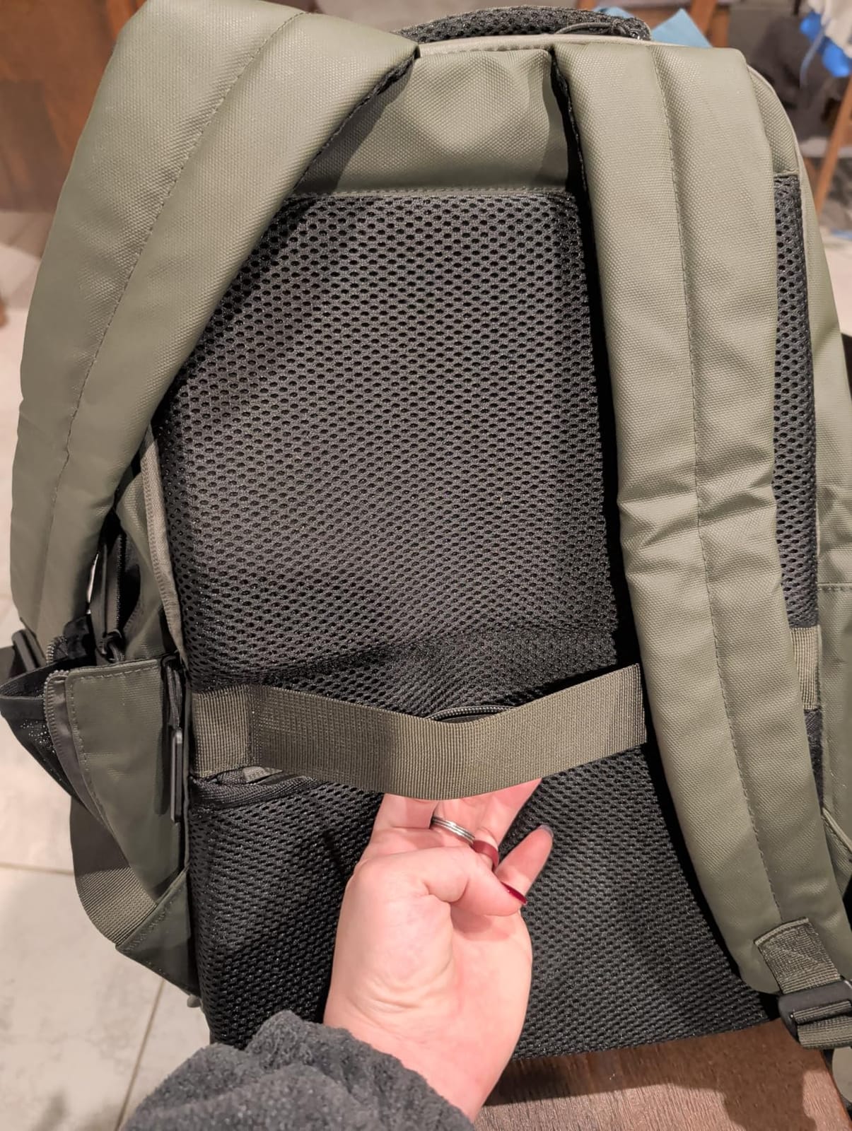 20L 15.6 Inch Laptop Backpack Anti Theft Flight Approved Black customer photo 1