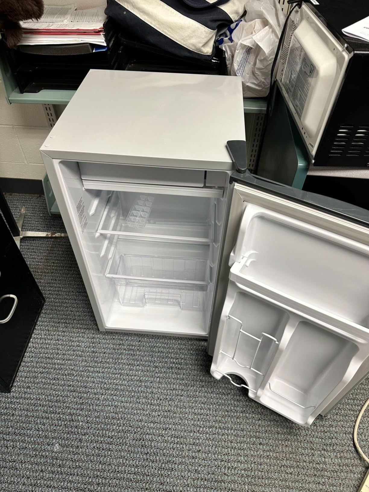 Manastin 4.5 Cu.Ft Mini Fridge Freezer for Dorm/Office, 2-Door, Quiet customer photo 2