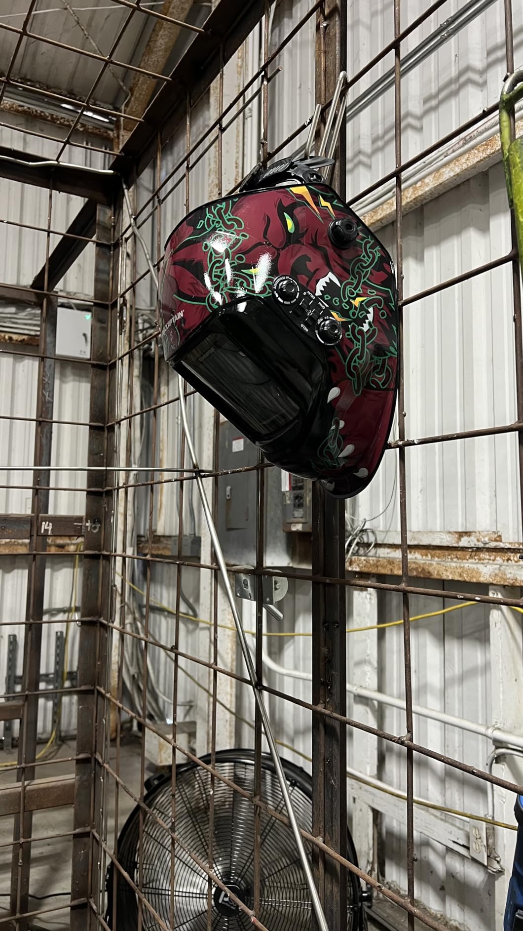 ARCCAPTAIN Auto Darkening Welding Helmet, 3.94