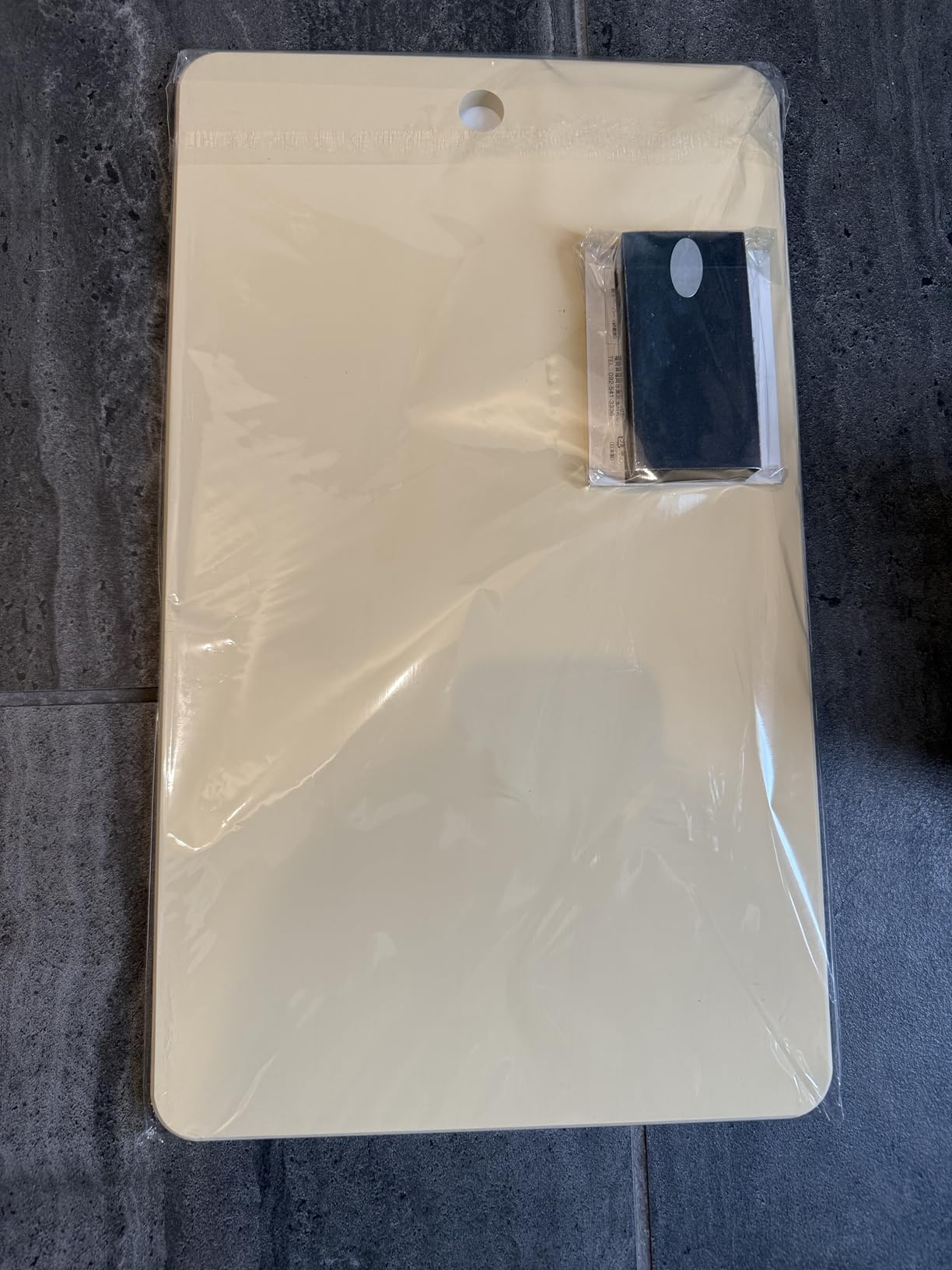 Kitchen Star Tsukihoshi Rubber Cutting Board Made in Japan,Dishwasher-Safe Size:16.14×9.84×0.39 inches (410×250×10mm) Equipped with a Cutting Board Scraper for Synthetic Rubber Cutting Boards (2L) customer photo 2