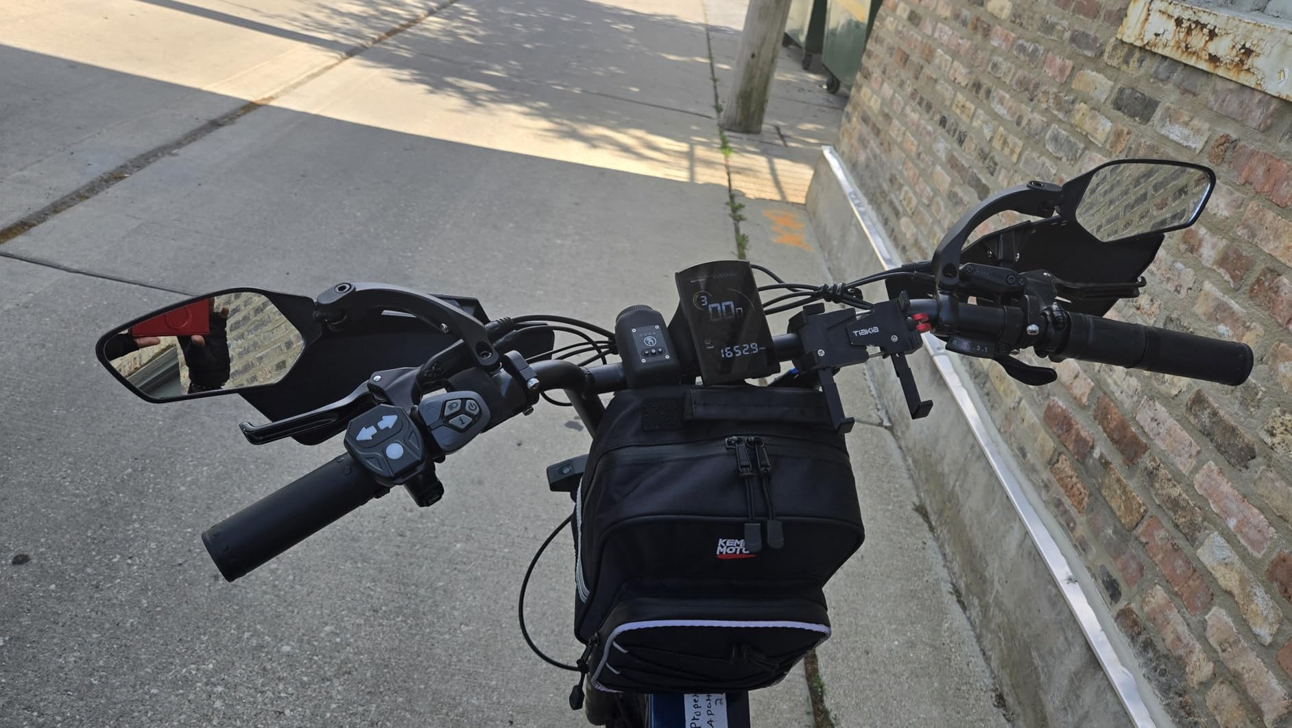 Adjustable Handlebar Bike Mirrors, Left & Right Bicycle Mirror Set | Universal Bike Mirrors, HD Shatterproof Mirror, 360° Rotatable, Compatible with MTB, E-bikes, Bicycle, Scooter (1 Pair) customer photo 1