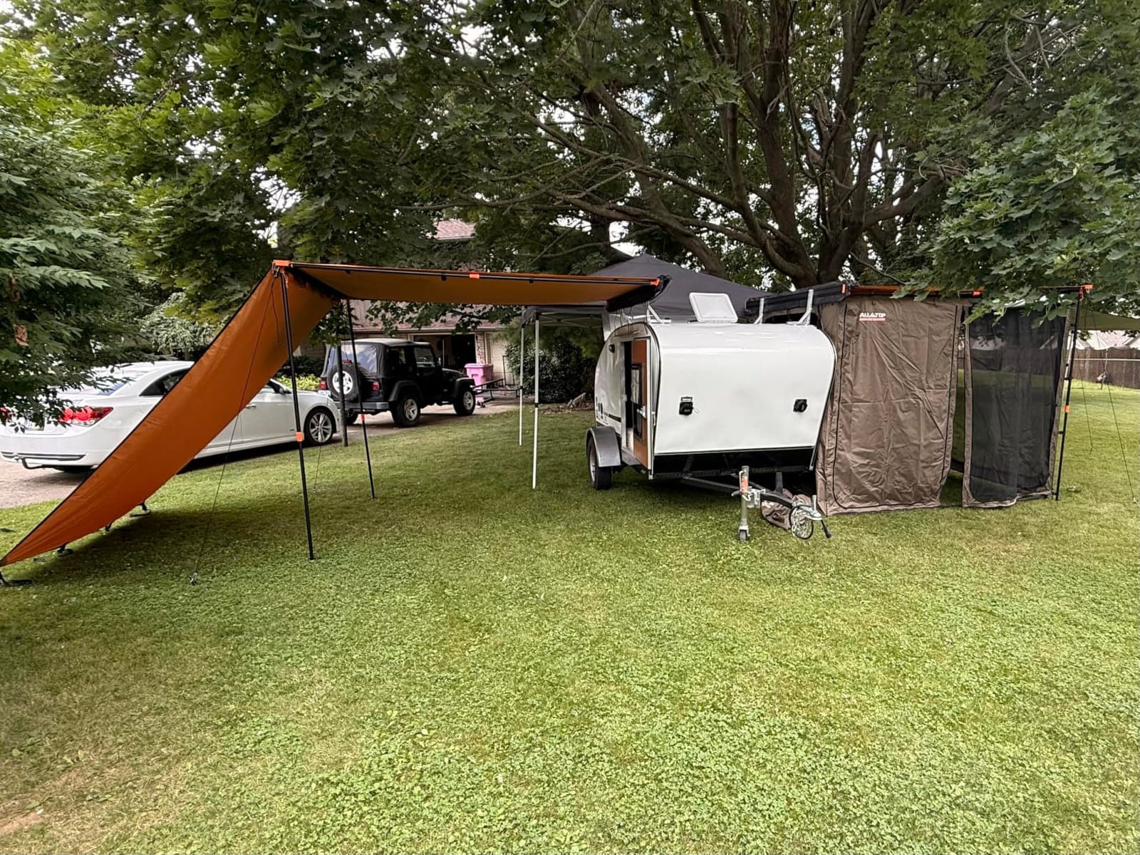 ALL-TOP Awning Room with Floor 6.6' x 8.2' Rip-Stop 210D Oxford Awning Tent with Bug-Resistance Mesh, Waterproof Sun Shelter for Overland, Camping(Black Coating, Room Only) customer photo 1