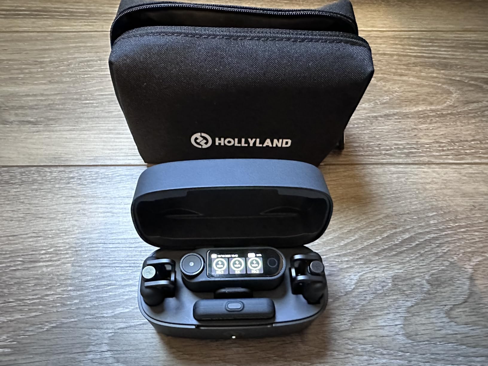 Hollyland Lark MAX 2 Wireless Microphone for iPhone/Camera/Android, AI Noise Cancel, Wireless Monitoring, 32bit Full-Chain Audio, Timecode (Ultimate Combo, 2TX+2RX+OWS Earphones + Charging Case) customer photo 2