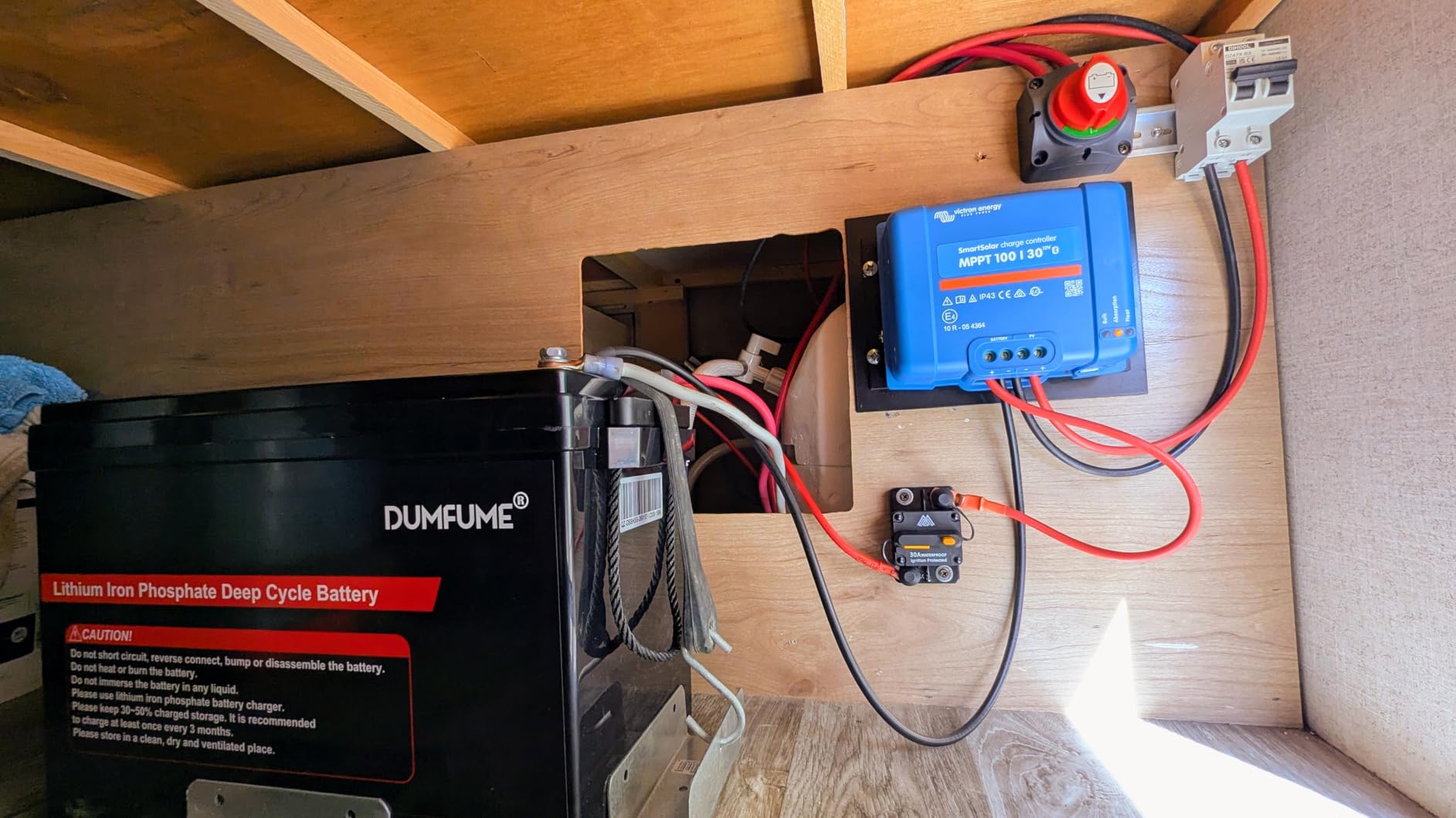 12V 200Ah LiFePO4 Lithium Battery 200A BMS,15000 Deep Cycle battery customer photo 1